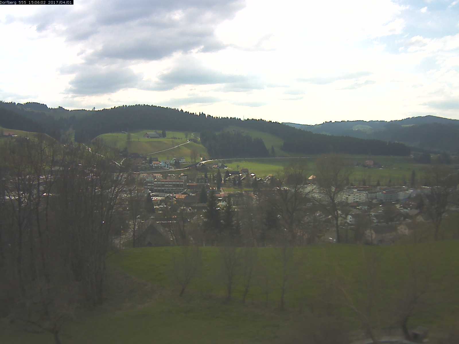 Webcam-Bild: Aussicht vom Dorfberg in Langnau 20170401-150601