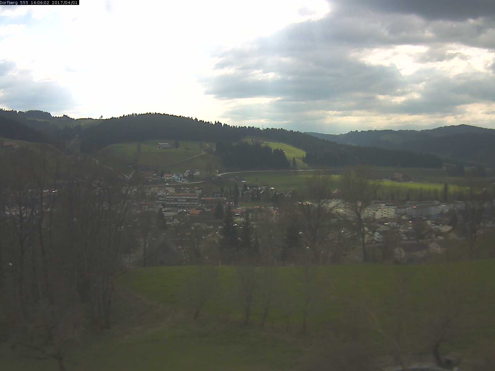 Webcam-Bild: Aussicht vom Dorfberg in Langnau 20170401-160601