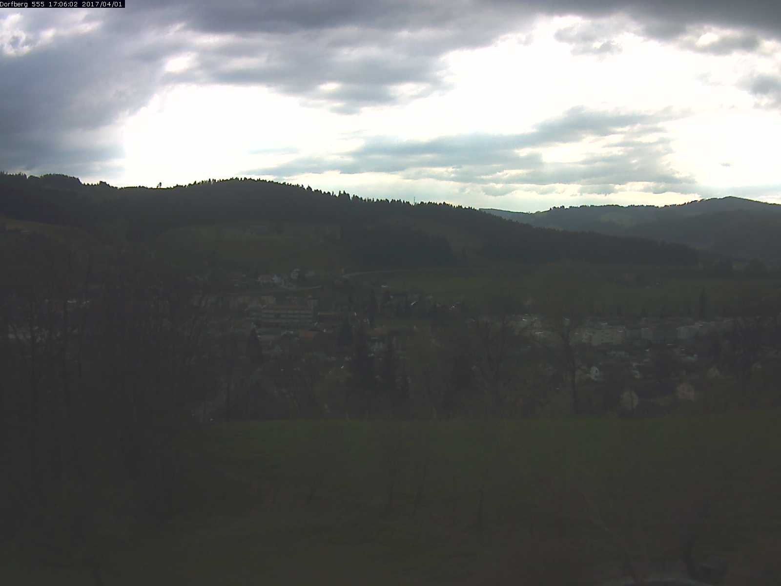 Webcam-Bild: Aussicht vom Dorfberg in Langnau 20170401-170601