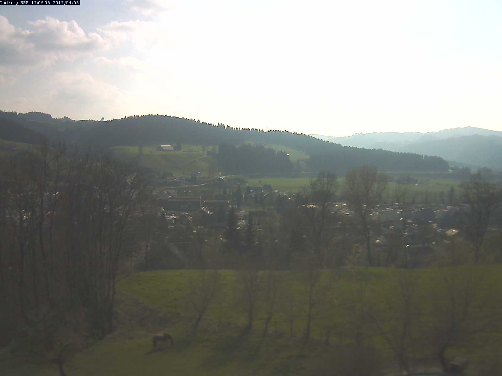 Webcam-Bild: Aussicht vom Dorfberg in Langnau 20170403-170601