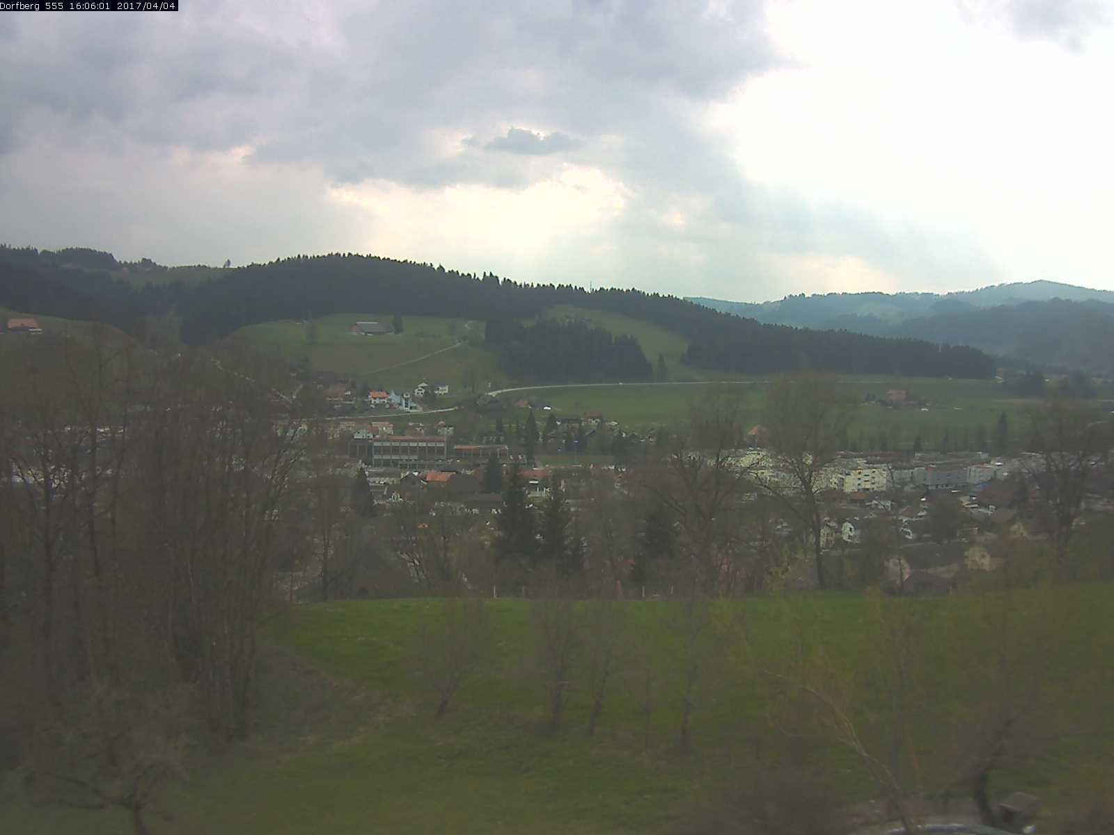 Webcam-Bild: Aussicht vom Dorfberg in Langnau 20170404-160601