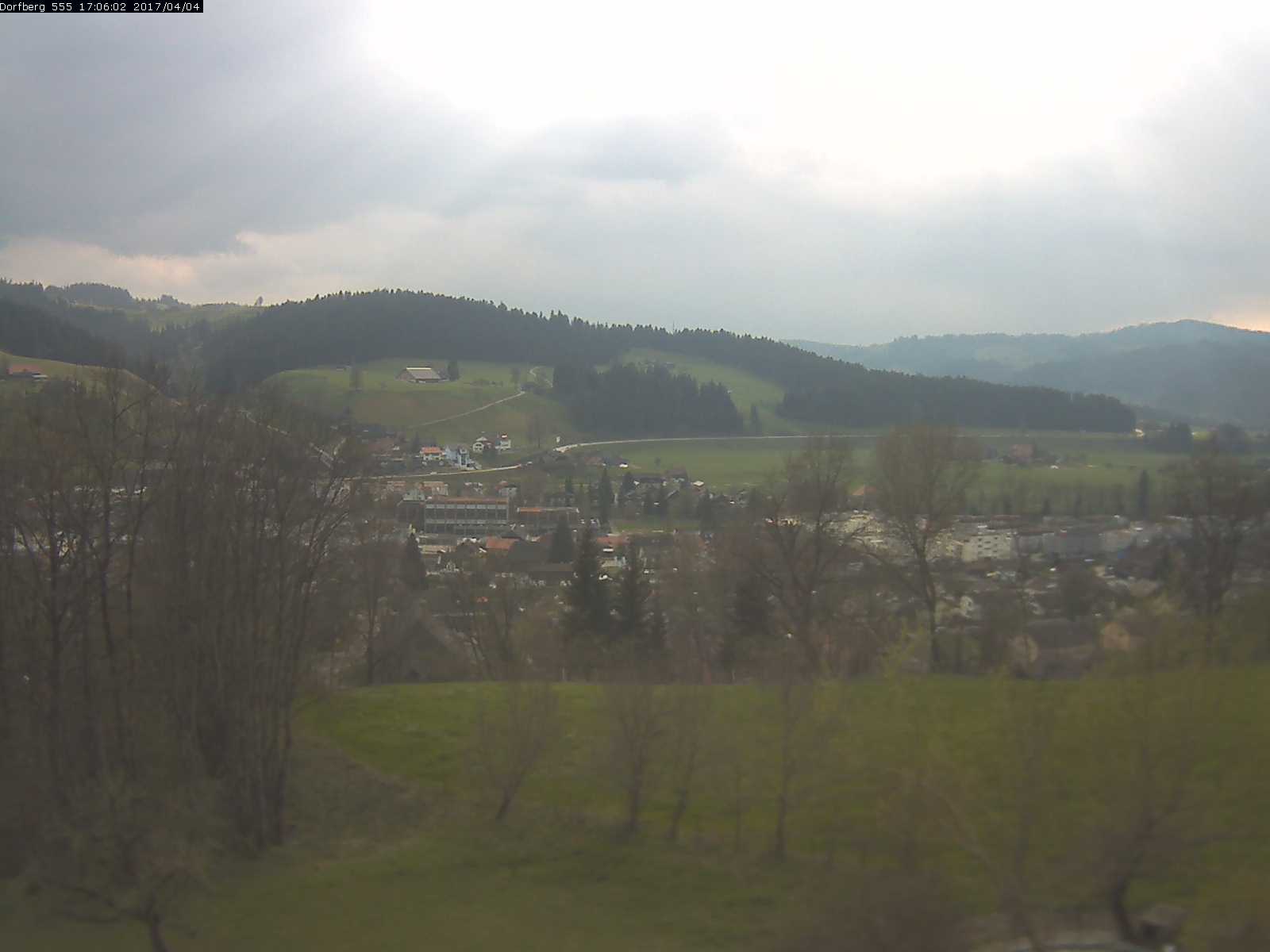 Webcam-Bild: Aussicht vom Dorfberg in Langnau 20170404-170601