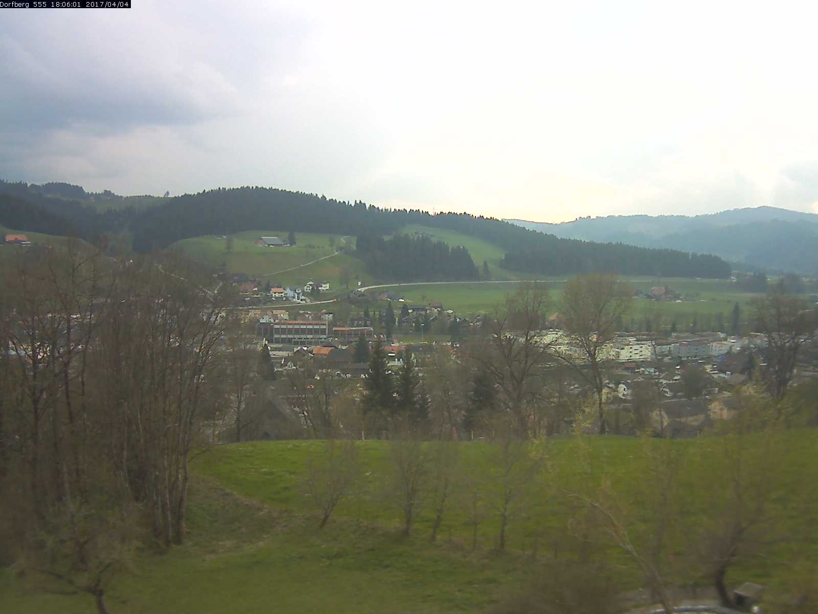 Webcam-Bild: Aussicht vom Dorfberg in Langnau 20170404-180601