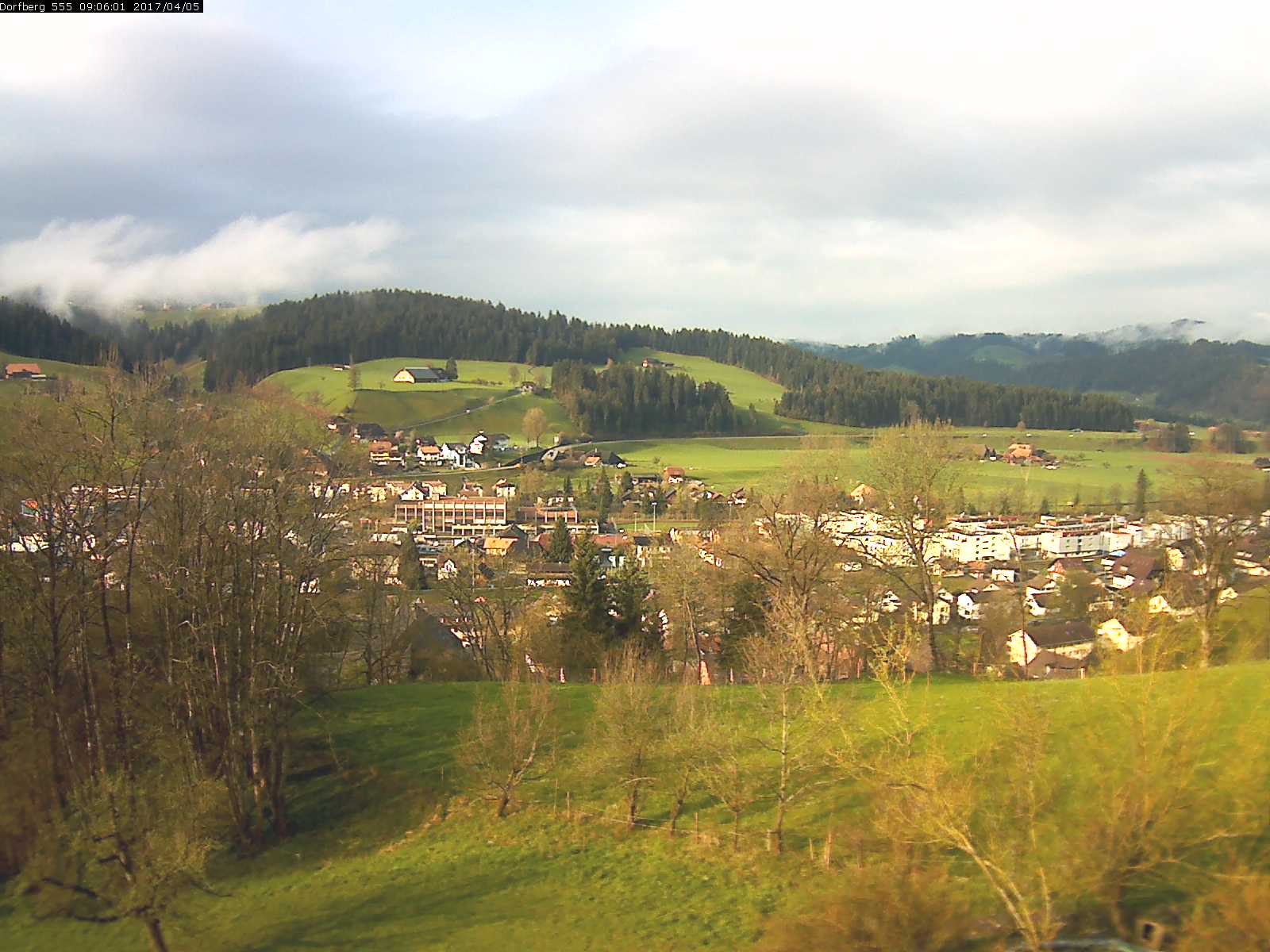 Webcam-Bild: Aussicht vom Dorfberg in Langnau 20170405-090601