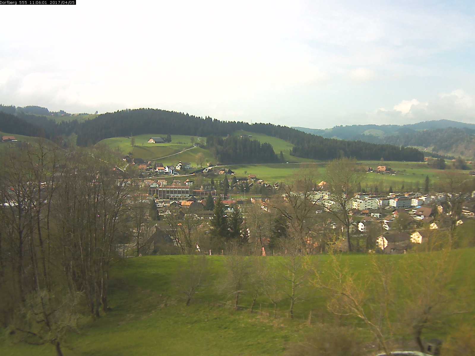 Webcam-Bild: Aussicht vom Dorfberg in Langnau 20170405-110601