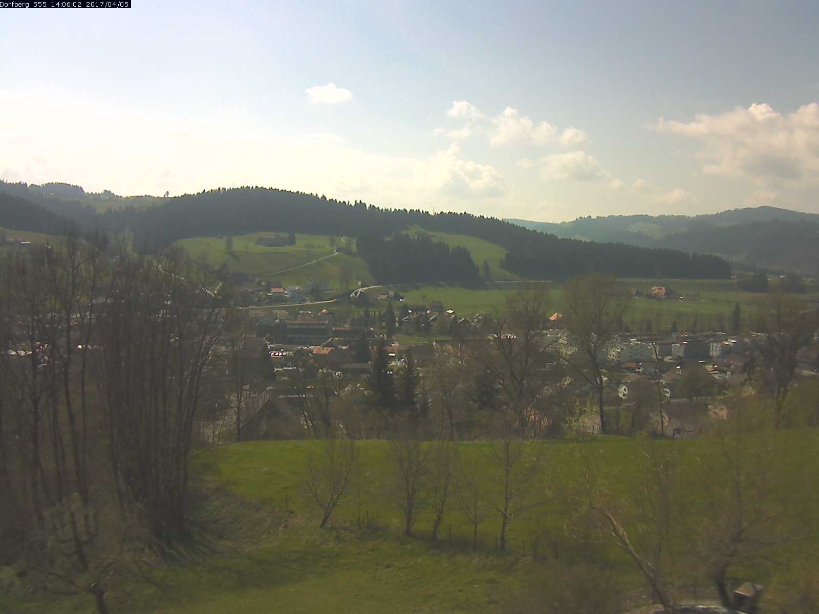 Webcam-Bild: Aussicht vom Dorfberg in Langnau 20170405-140601