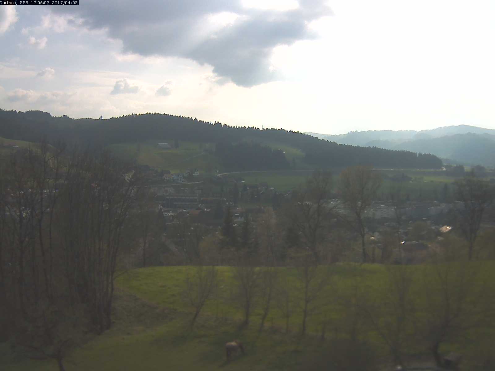 Webcam-Bild: Aussicht vom Dorfberg in Langnau 20170405-170601