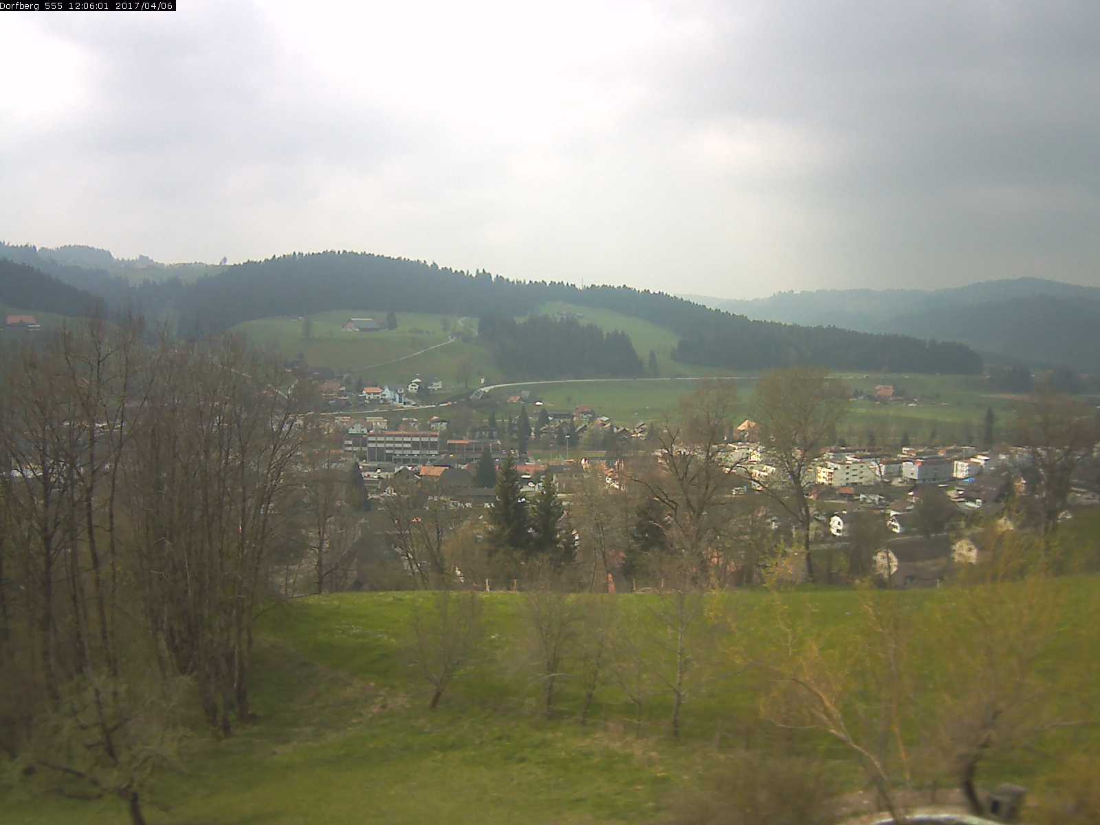 Webcam-Bild: Aussicht vom Dorfberg in Langnau 20170406-120601