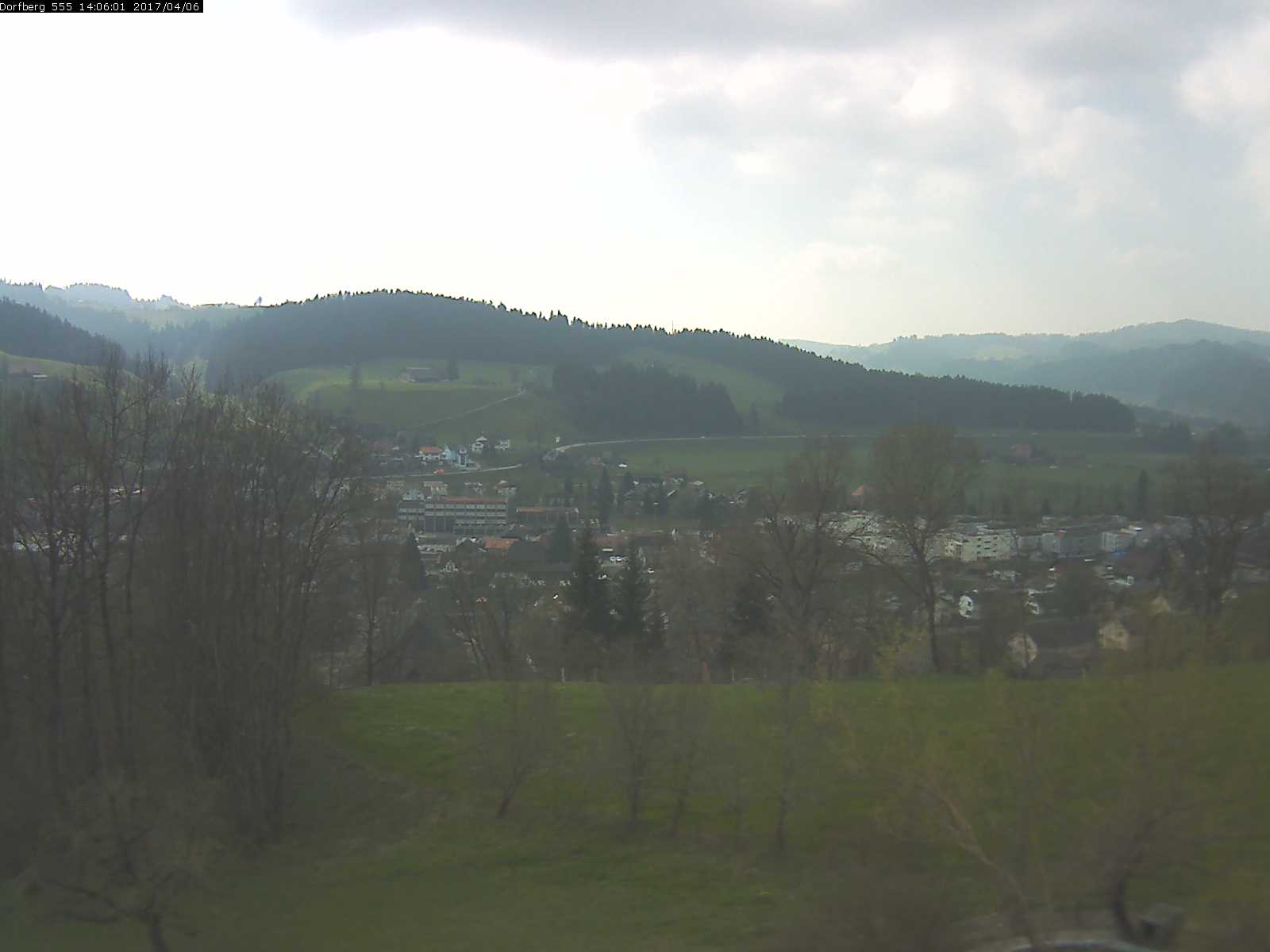 Webcam-Bild: Aussicht vom Dorfberg in Langnau 20170406-140601