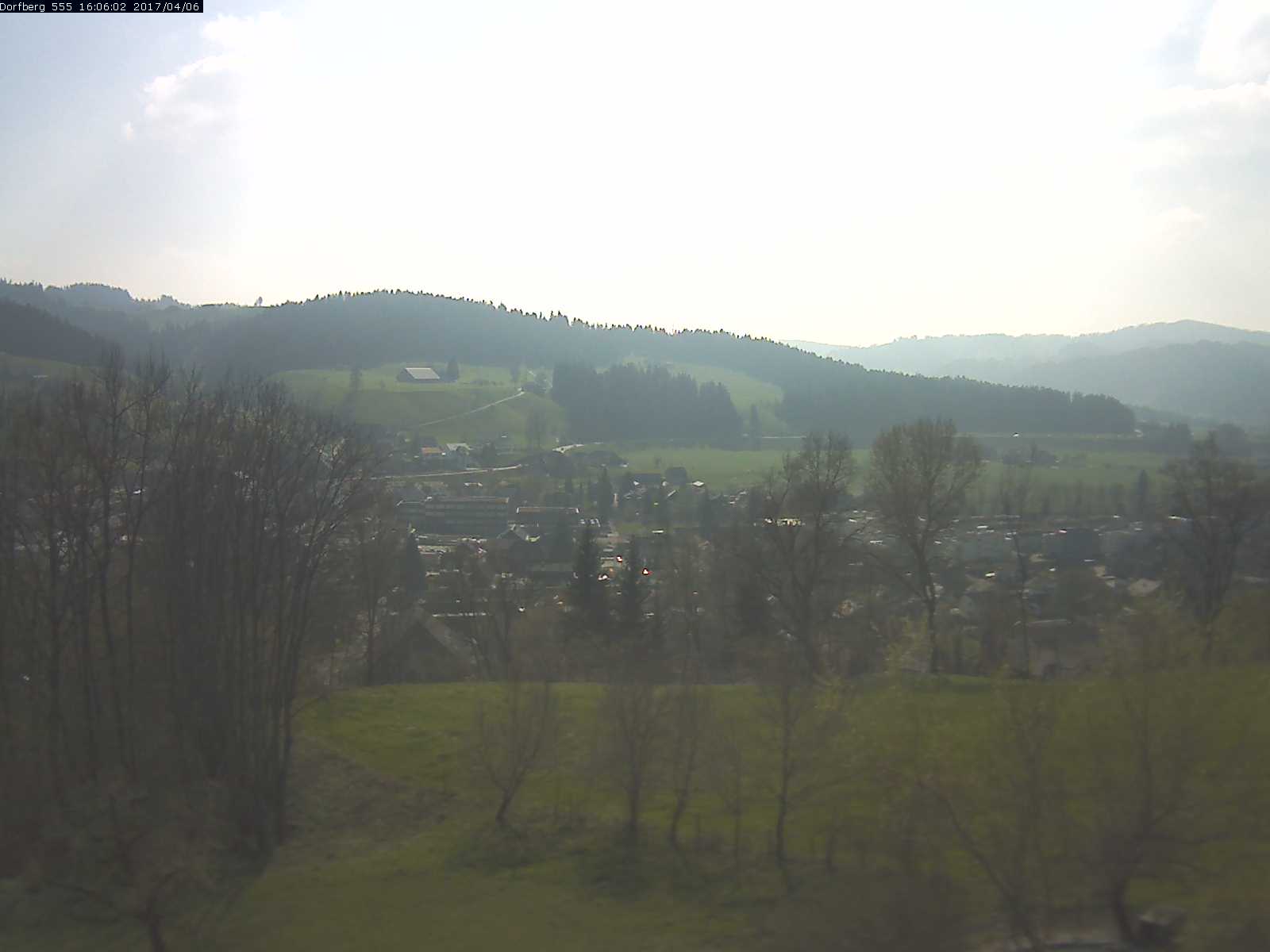 Webcam-Bild: Aussicht vom Dorfberg in Langnau 20170406-160601
