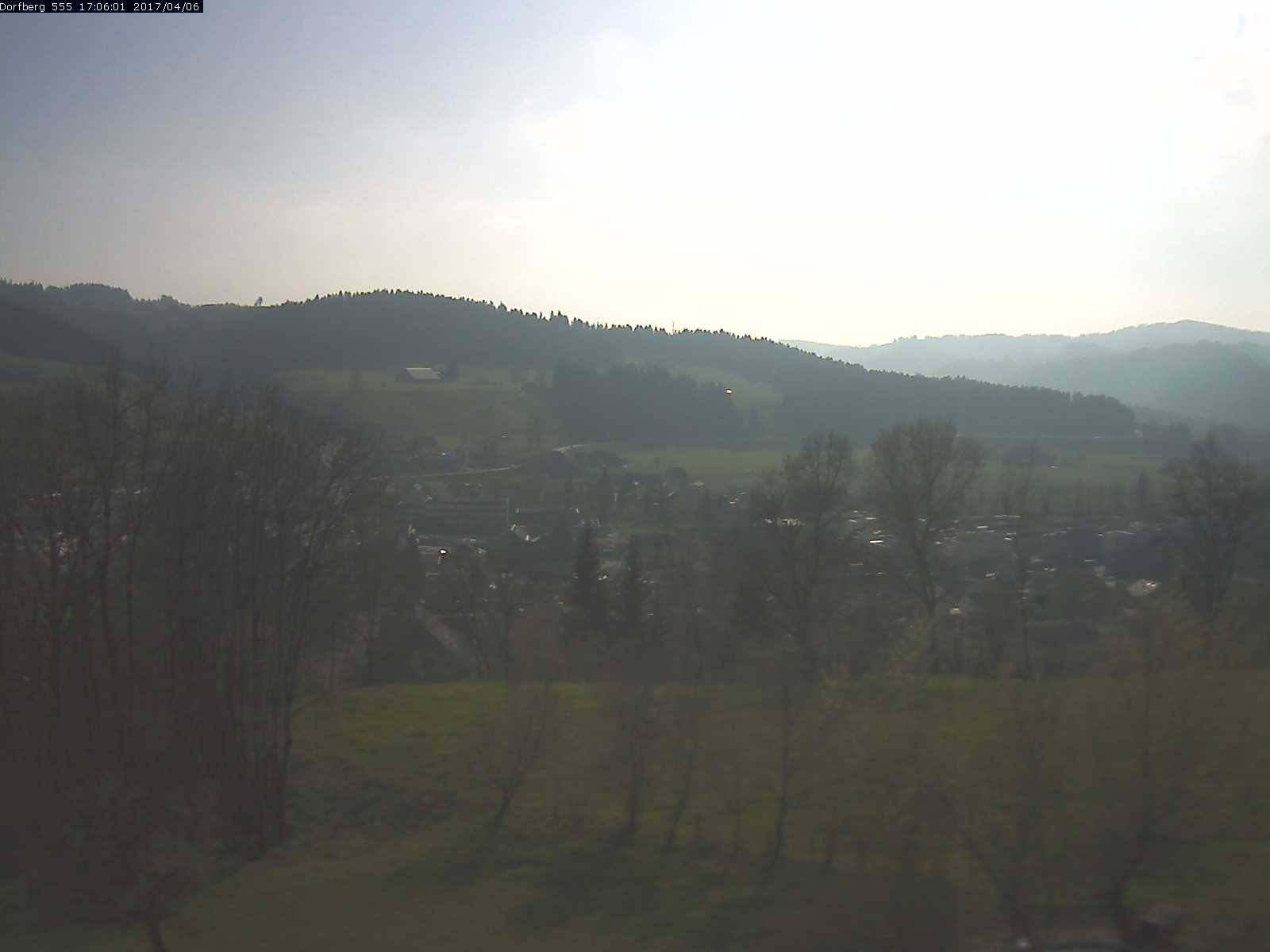 Webcam-Bild: Aussicht vom Dorfberg in Langnau 20170406-170601