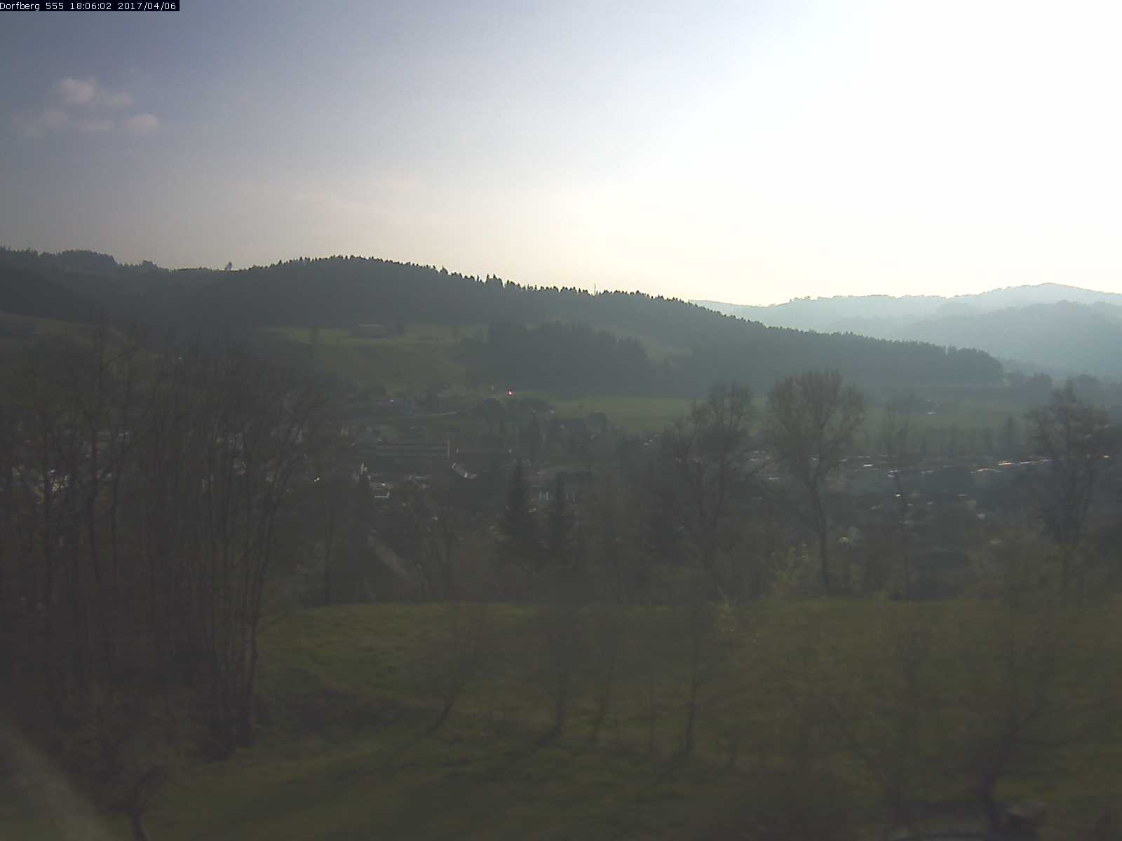 Webcam-Bild: Aussicht vom Dorfberg in Langnau 20170406-180601