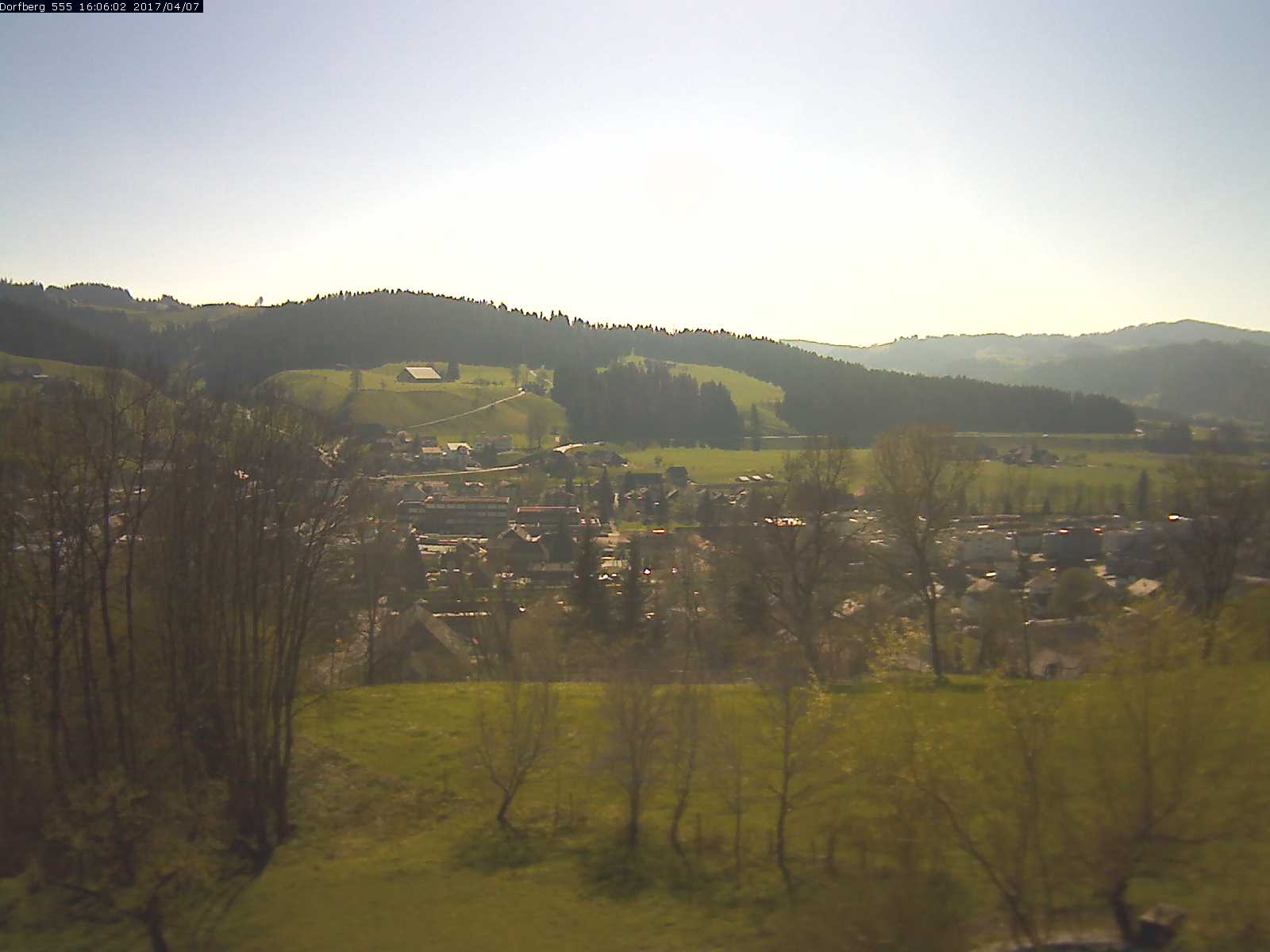 Webcam-Bild: Aussicht vom Dorfberg in Langnau 20170407-160601