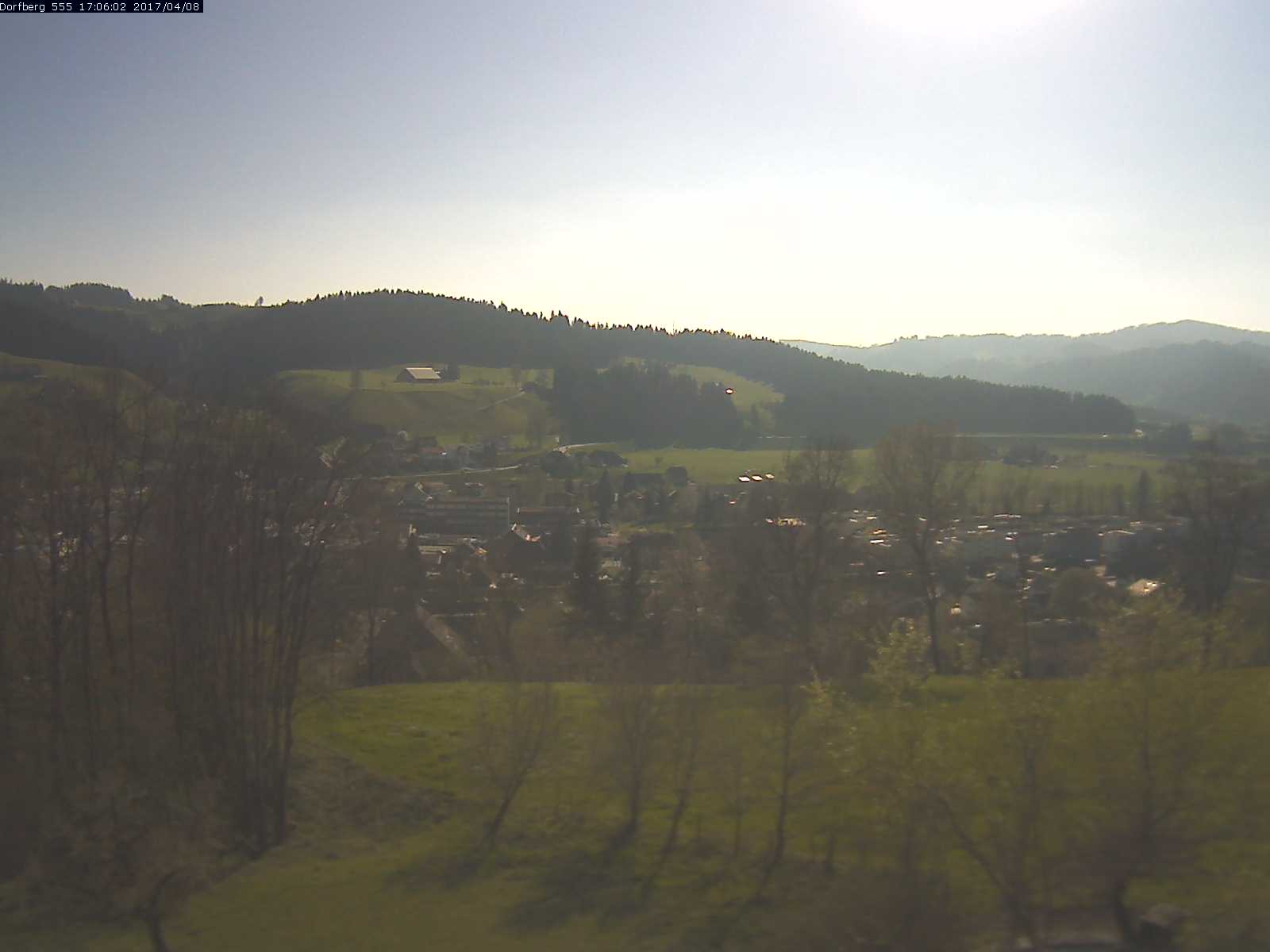 Webcam-Bild: Aussicht vom Dorfberg in Langnau 20170408-170601