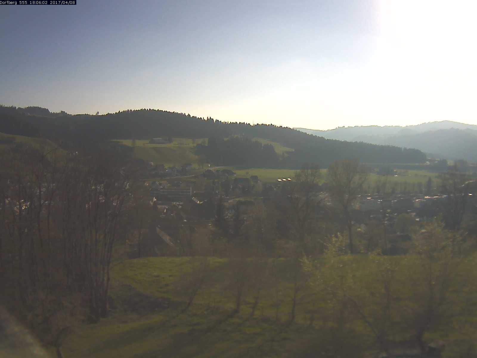 Webcam-Bild: Aussicht vom Dorfberg in Langnau 20170408-180601