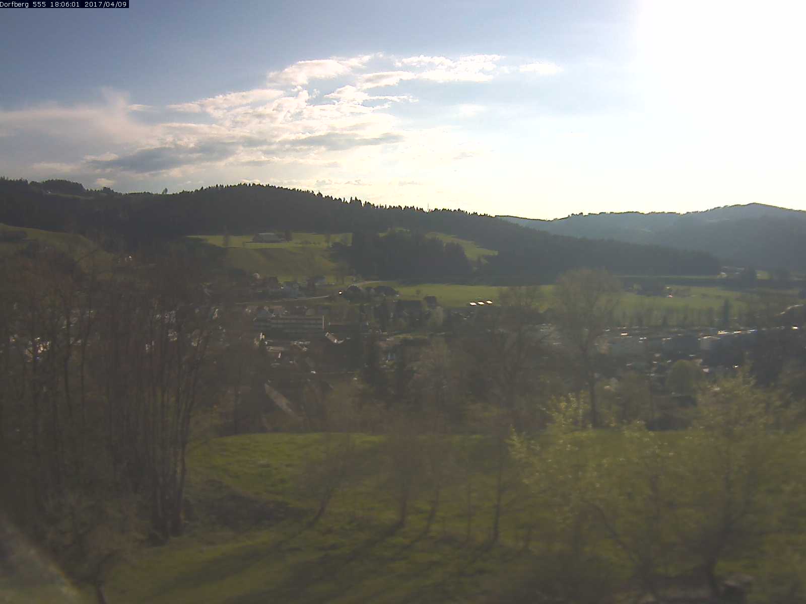 Webcam-Bild: Aussicht vom Dorfberg in Langnau 20170409-180601