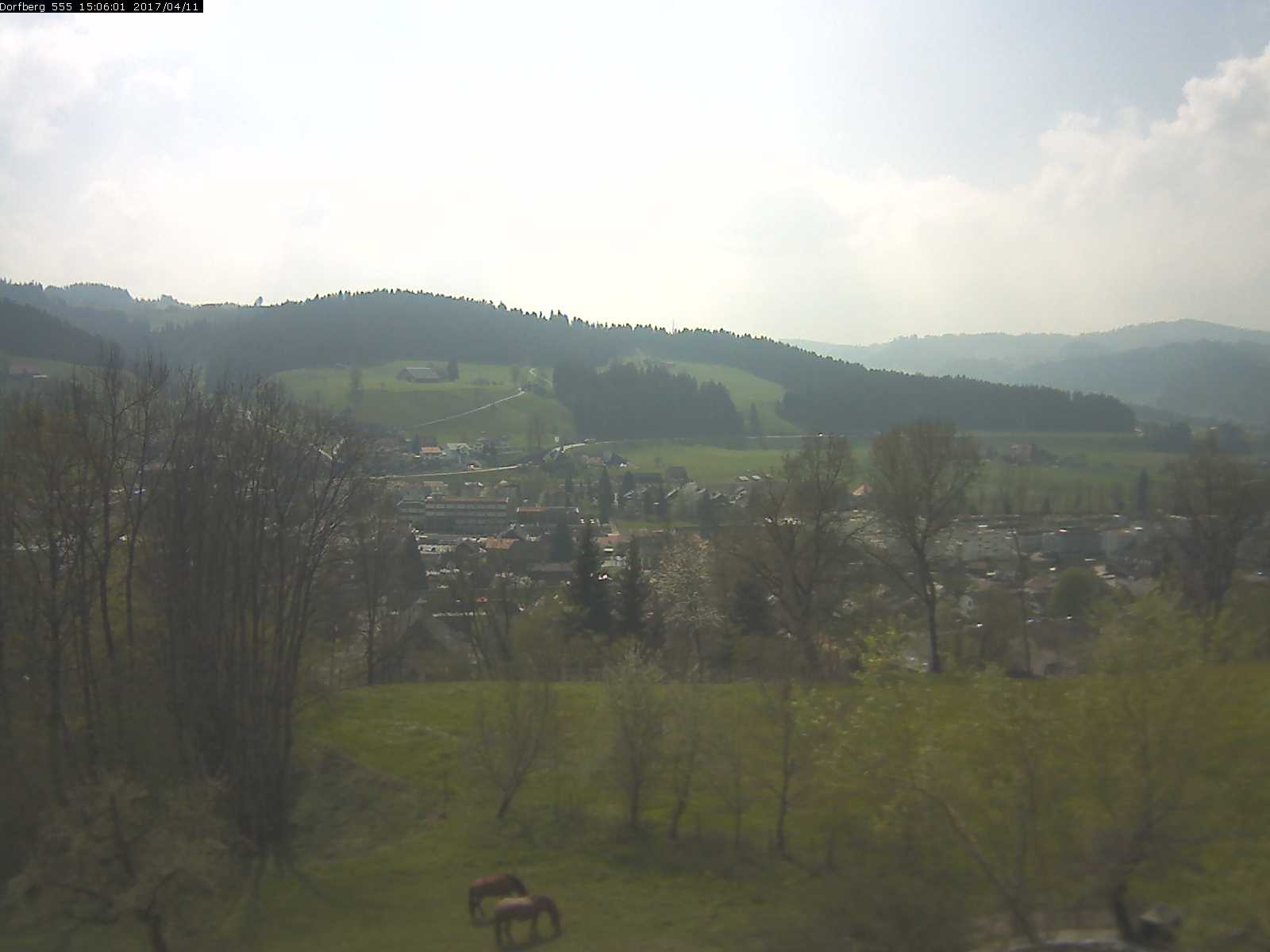 Webcam-Bild: Aussicht vom Dorfberg in Langnau 20170411-150601