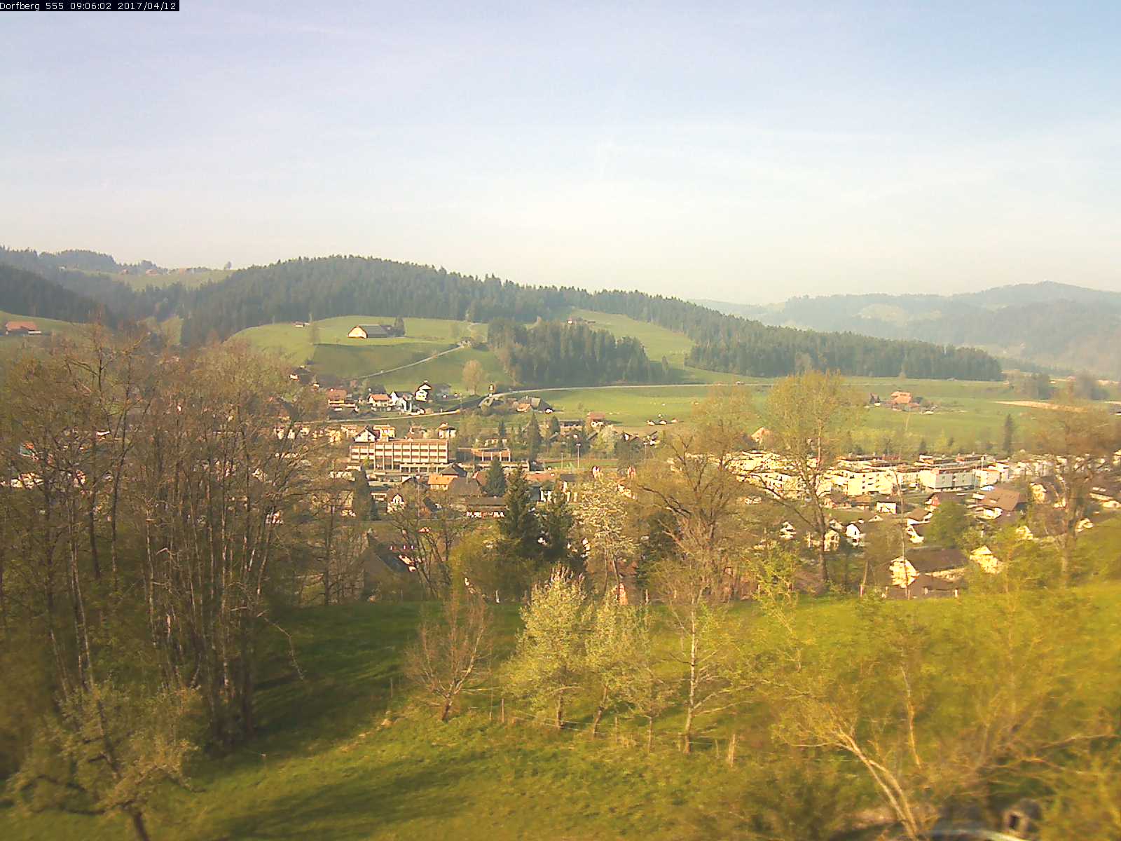Webcam-Bild: Aussicht vom Dorfberg in Langnau 20170412-090601