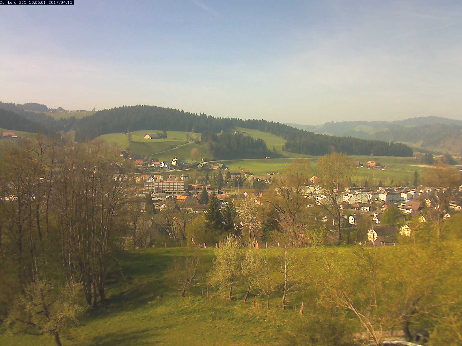 Webcam-Bild: Aussicht vom Dorfberg in Langnau 20170412-100601