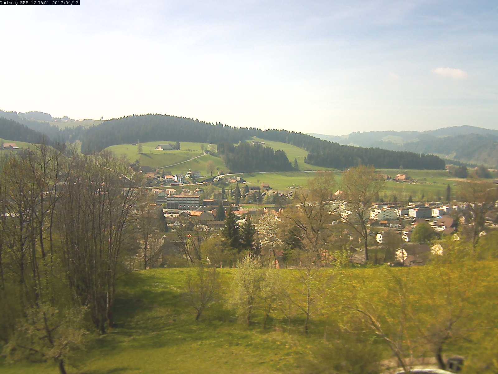 Webcam-Bild: Aussicht vom Dorfberg in Langnau 20170412-120601