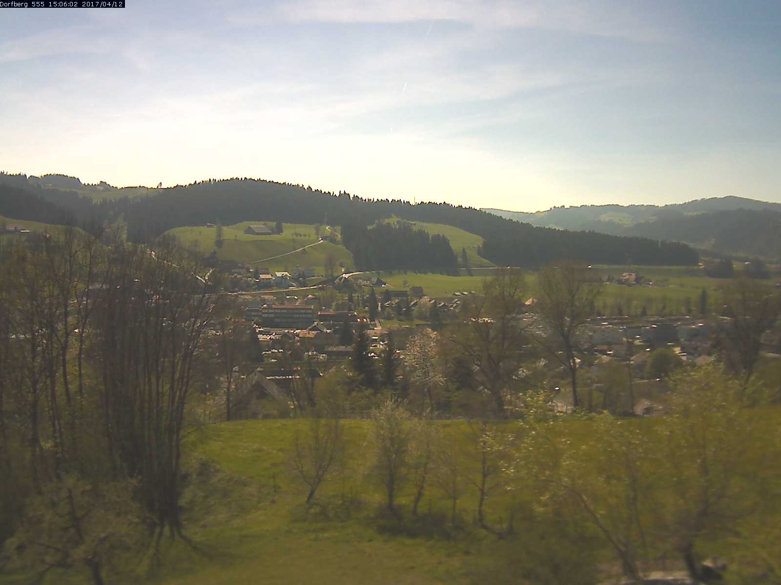 Webcam-Bild: Aussicht vom Dorfberg in Langnau 20170412-150601