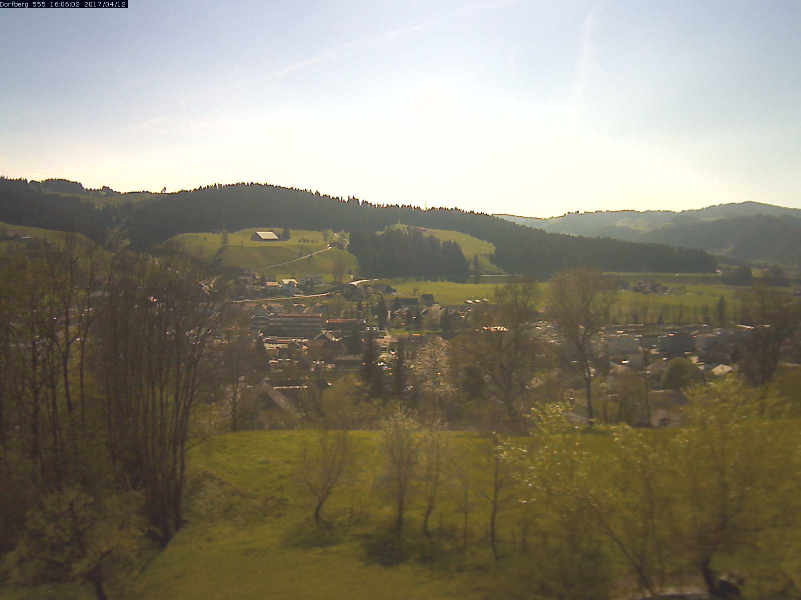 Webcam-Bild: Aussicht vom Dorfberg in Langnau 20170412-160601