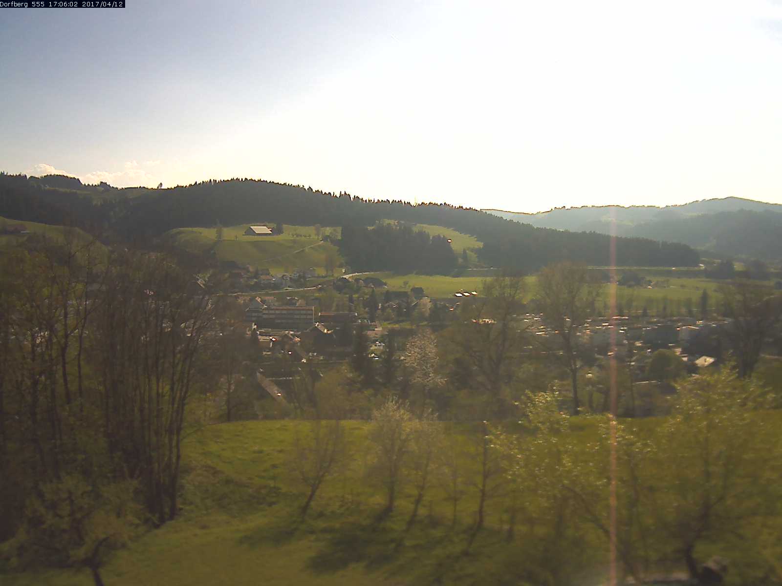 Webcam-Bild: Aussicht vom Dorfberg in Langnau 20170412-170601