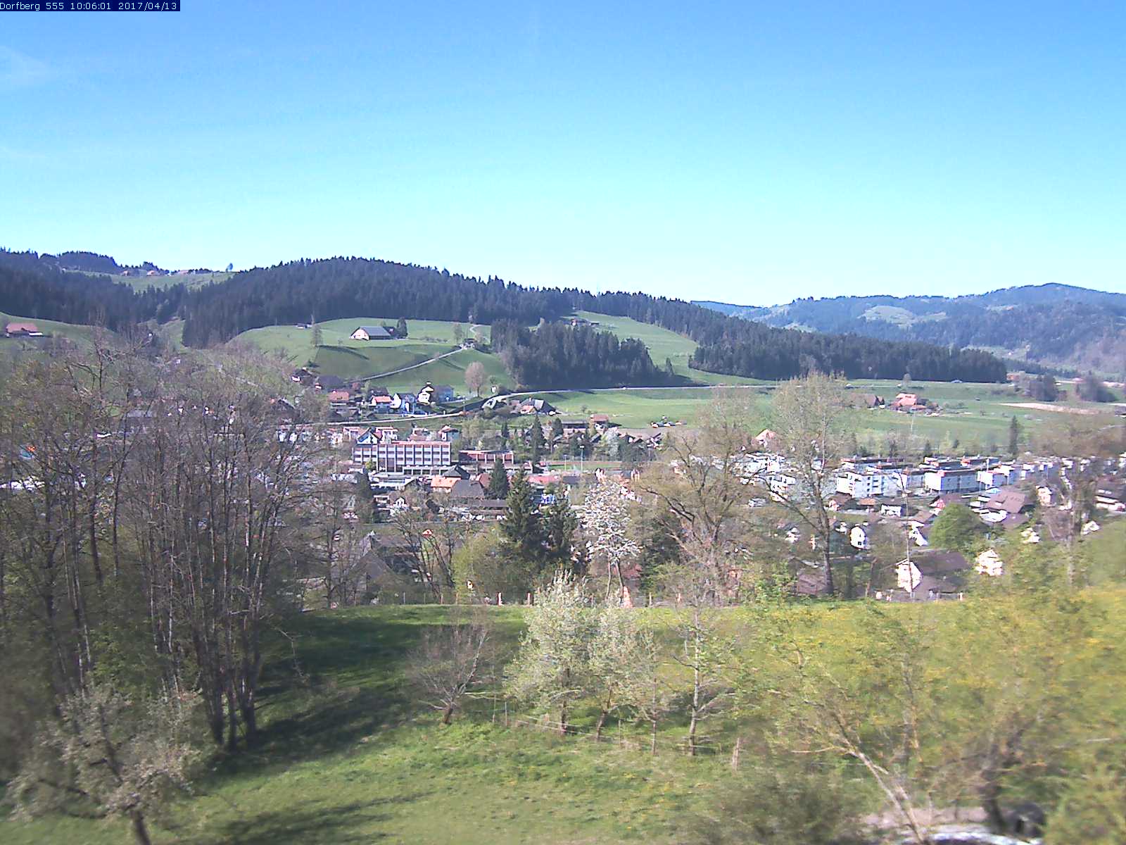 Webcam-Bild: Aussicht vom Dorfberg in Langnau 20170413-100601