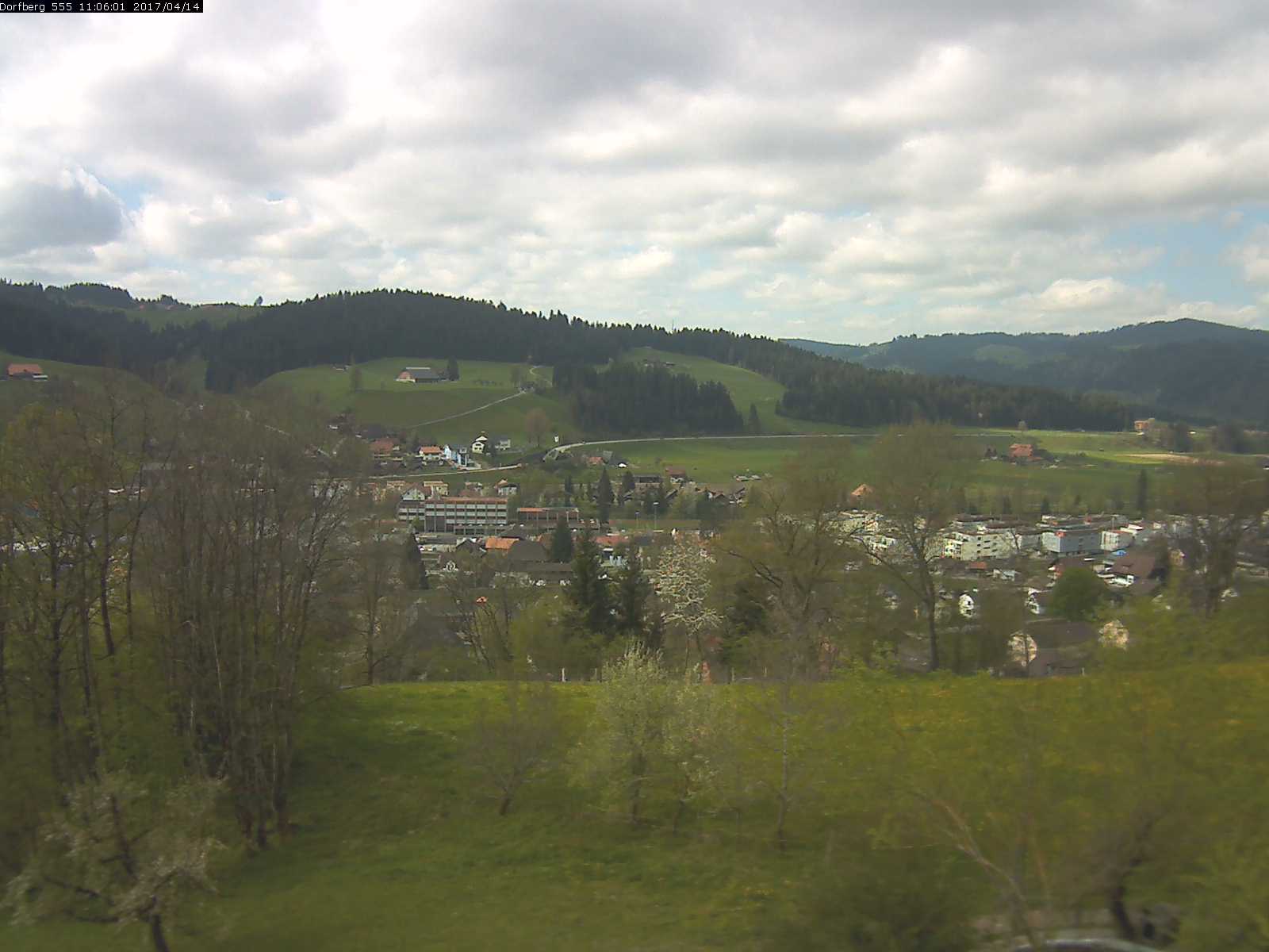 Webcam-Bild: Aussicht vom Dorfberg in Langnau 20170414-110601
