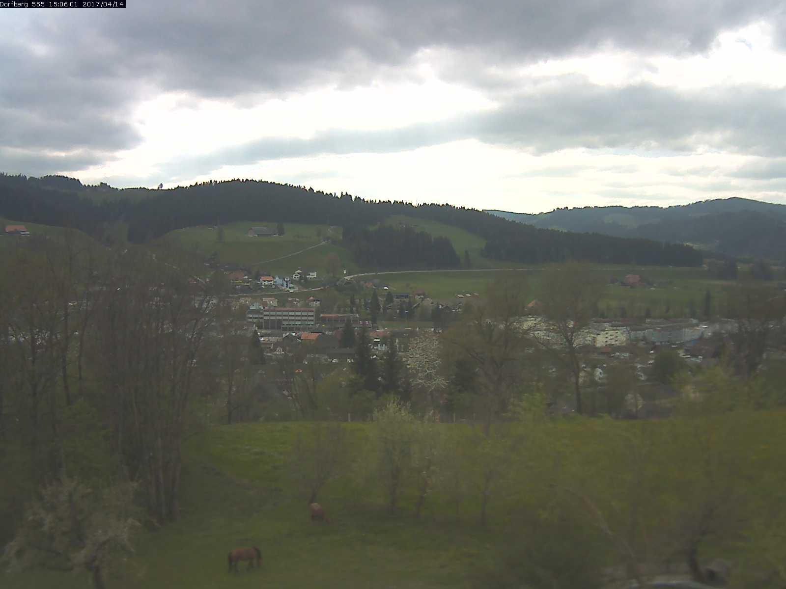 Webcam-Bild: Aussicht vom Dorfberg in Langnau 20170414-150601