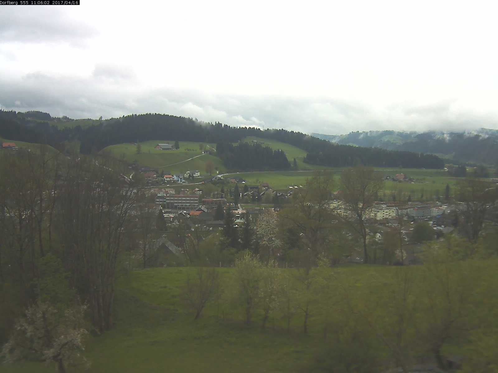 Webcam-Bild: Aussicht vom Dorfberg in Langnau 20170416-110601