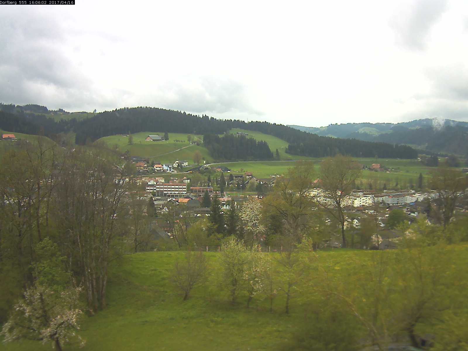 Webcam-Bild: Aussicht vom Dorfberg in Langnau 20170416-160602