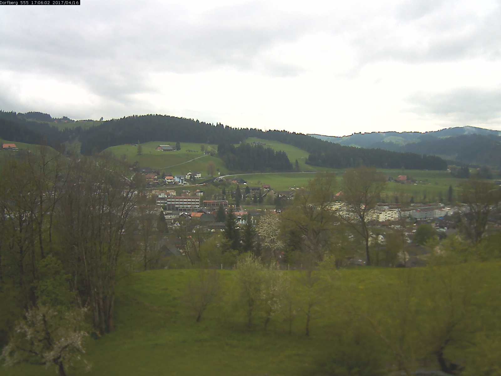 Webcam-Bild: Aussicht vom Dorfberg in Langnau 20170416-170601