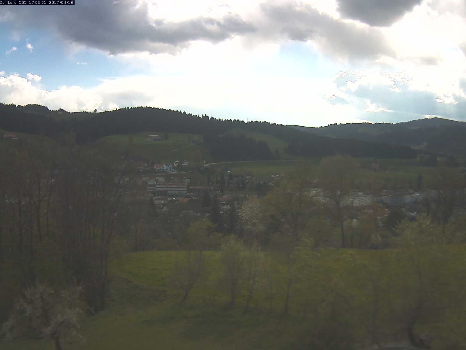 Webcam-Bild: Aussicht vom Dorfberg in Langnau 20170418-170601