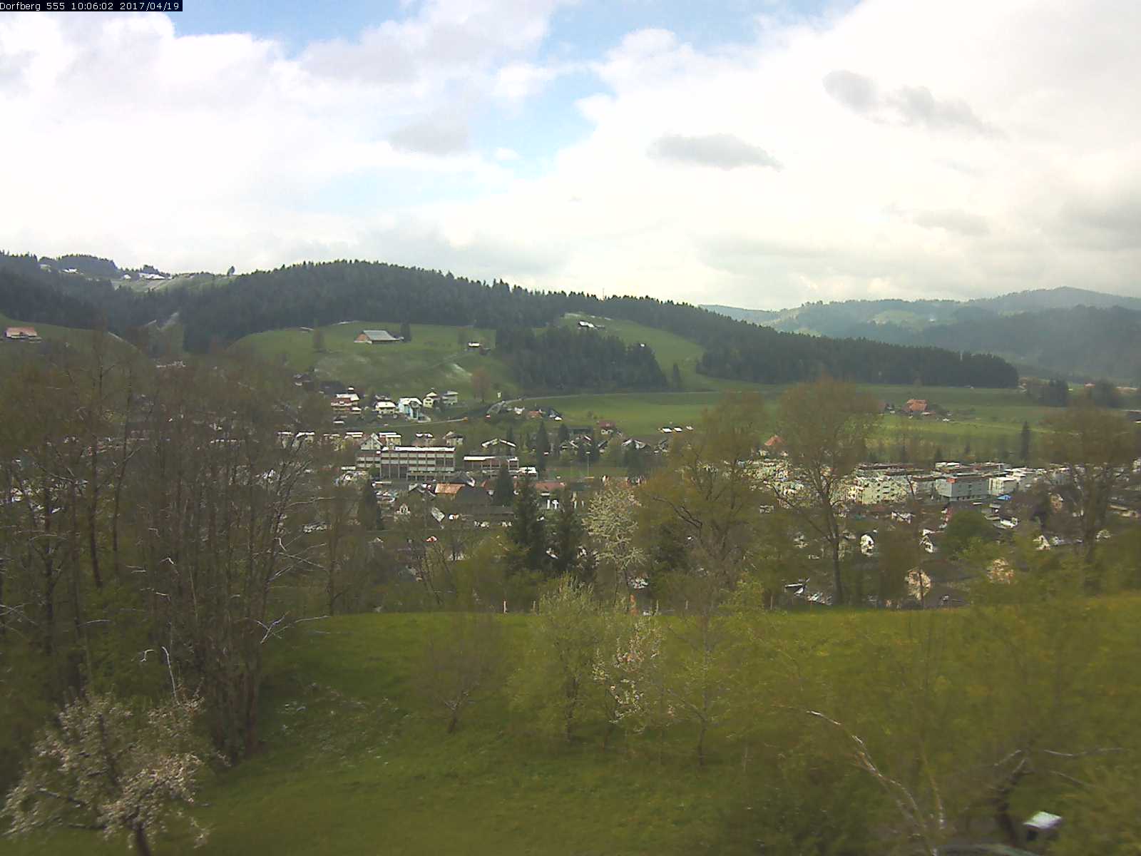 Webcam-Bild: Aussicht vom Dorfberg in Langnau 20170419-100601