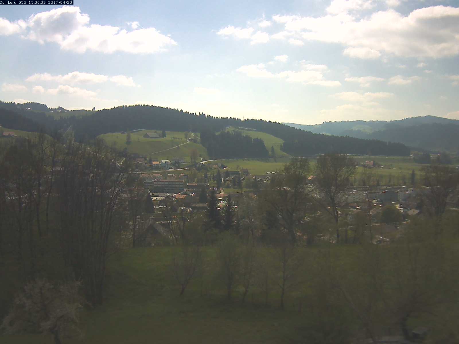 Webcam-Bild: Aussicht vom Dorfberg in Langnau 20170420-150601