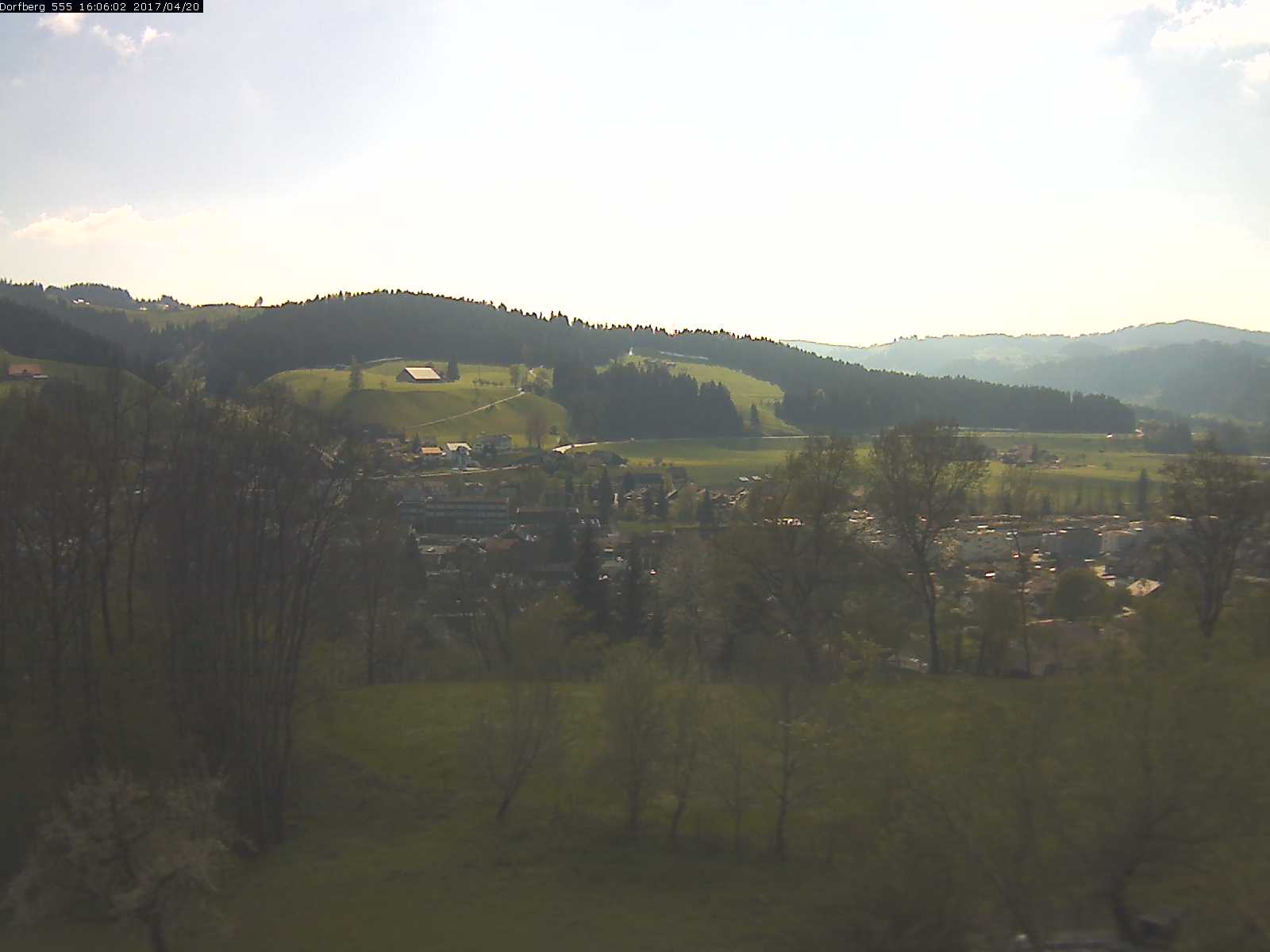 Webcam-Bild: Aussicht vom Dorfberg in Langnau 20170420-160601