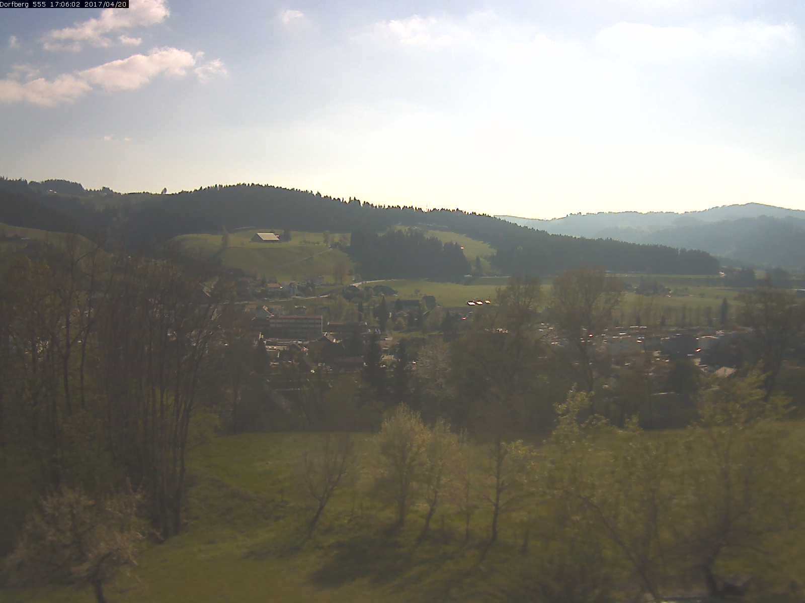 Webcam-Bild: Aussicht vom Dorfberg in Langnau 20170420-170601