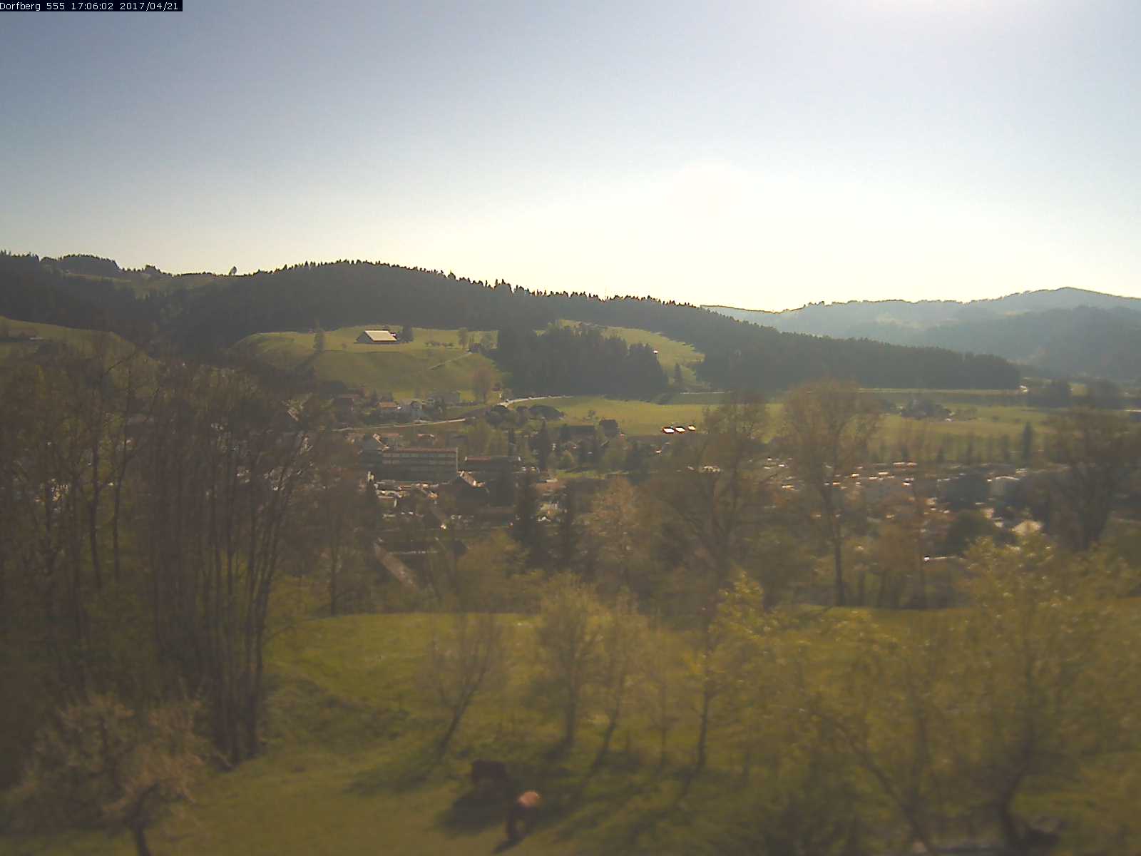 Webcam-Bild: Aussicht vom Dorfberg in Langnau 20170421-170601