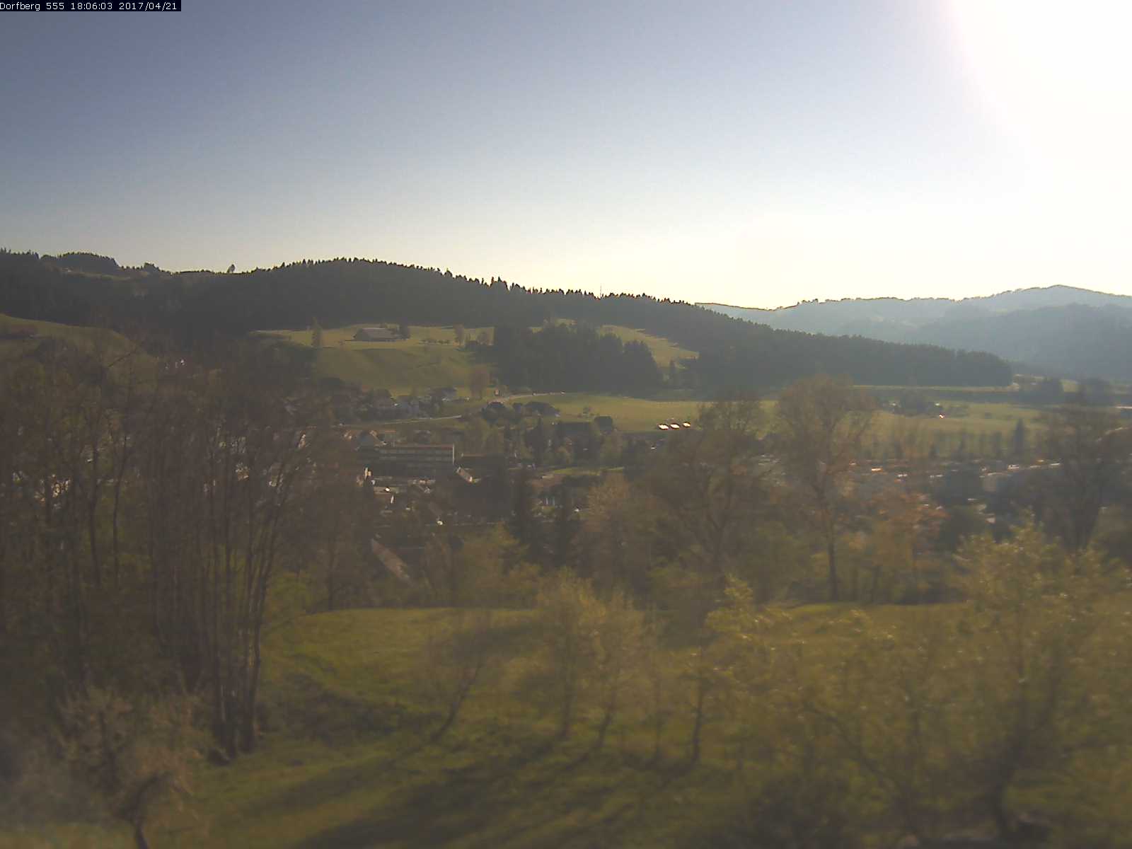 Webcam-Bild: Aussicht vom Dorfberg in Langnau 20170421-180601