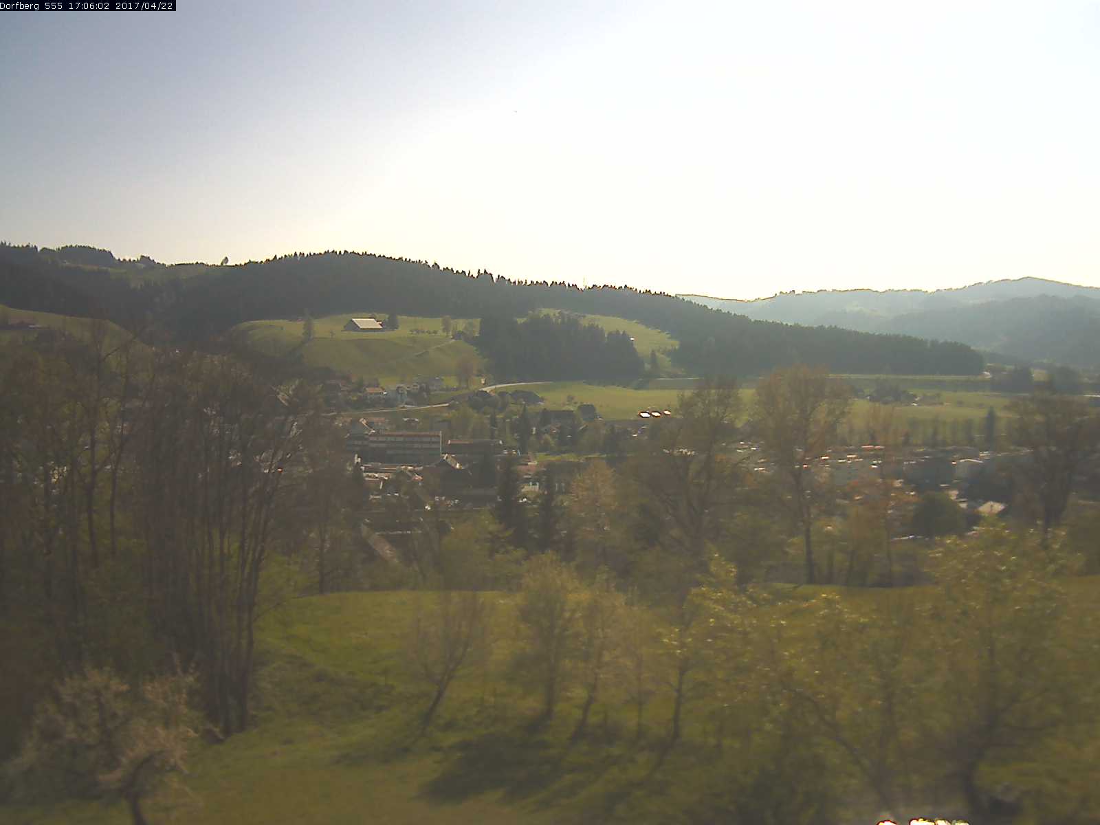 Webcam-Bild: Aussicht vom Dorfberg in Langnau 20170422-170601