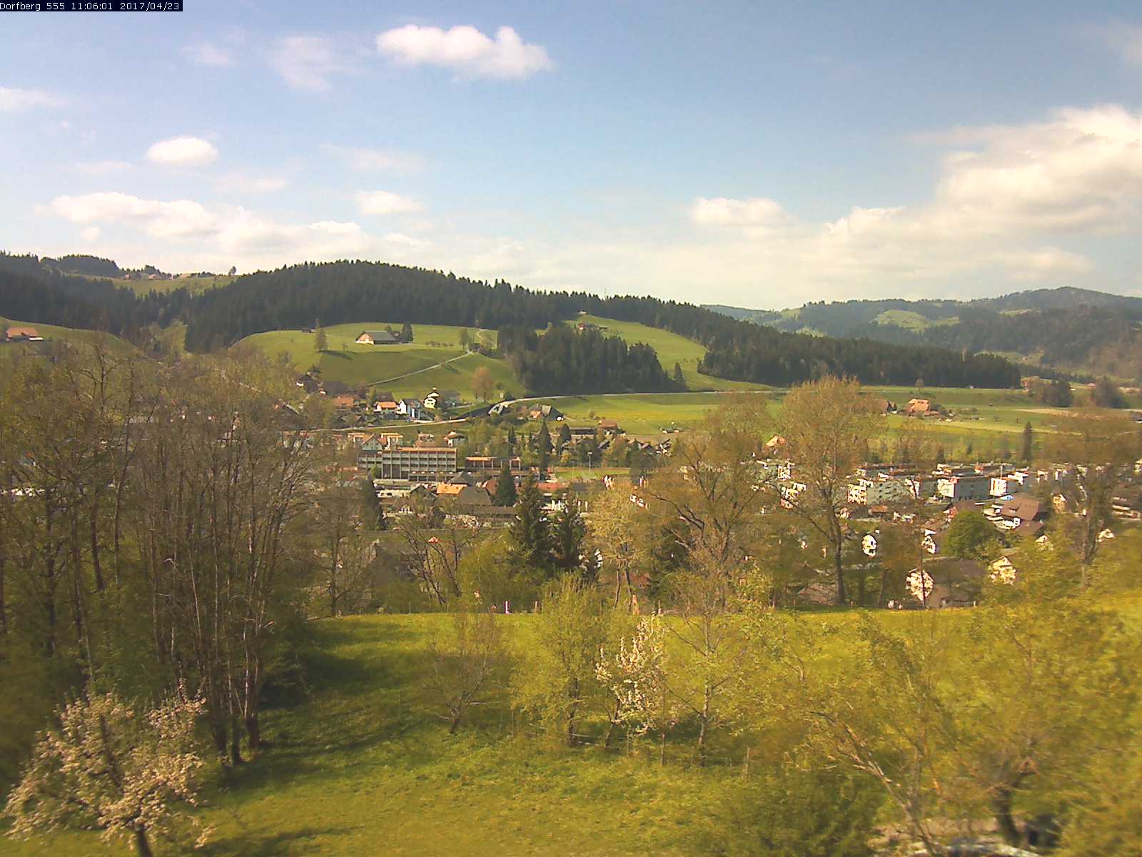 Webcam-Bild: Aussicht vom Dorfberg in Langnau 20170423-110601