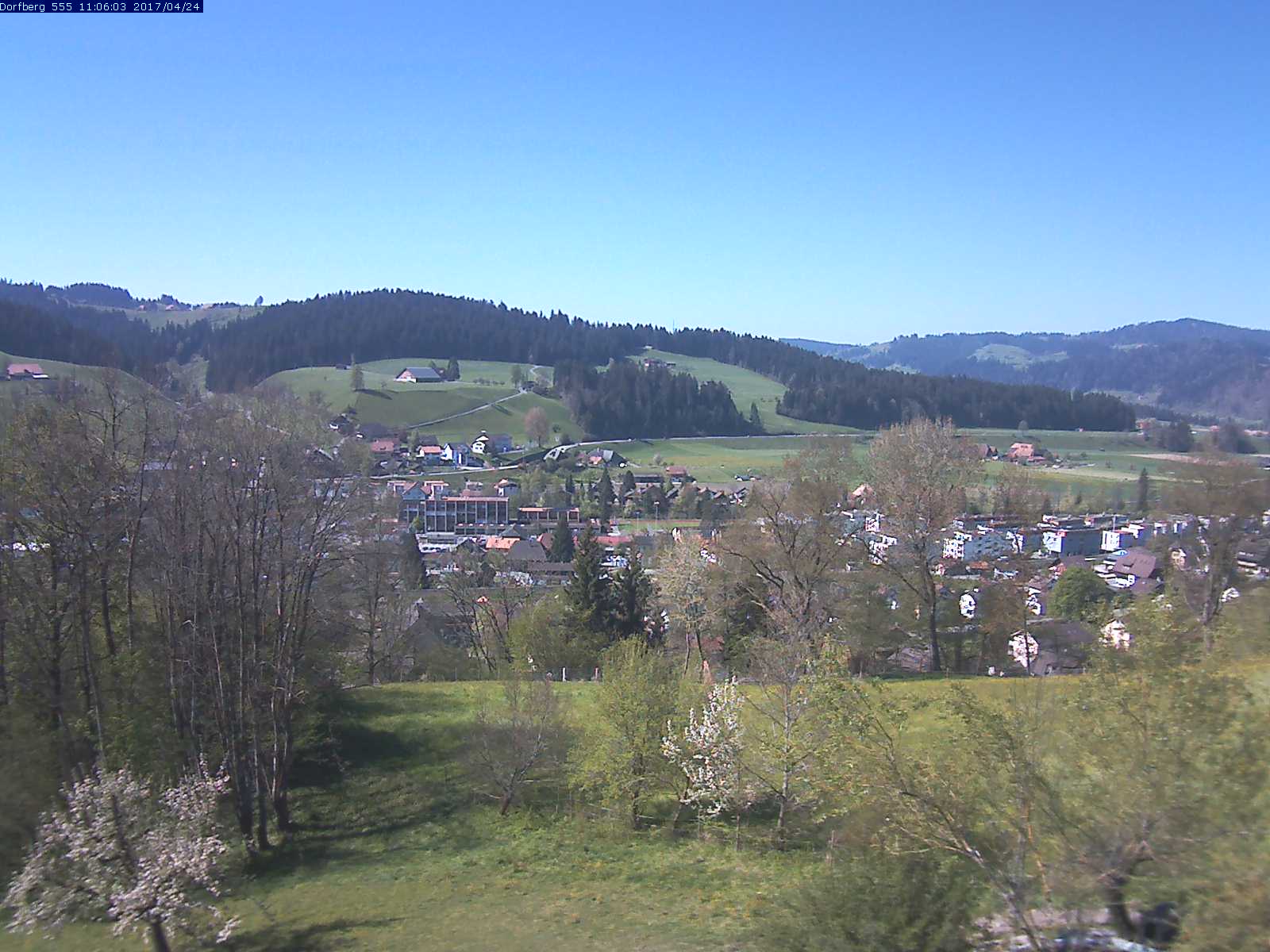 Webcam-Bild: Aussicht vom Dorfberg in Langnau 20170424-110601