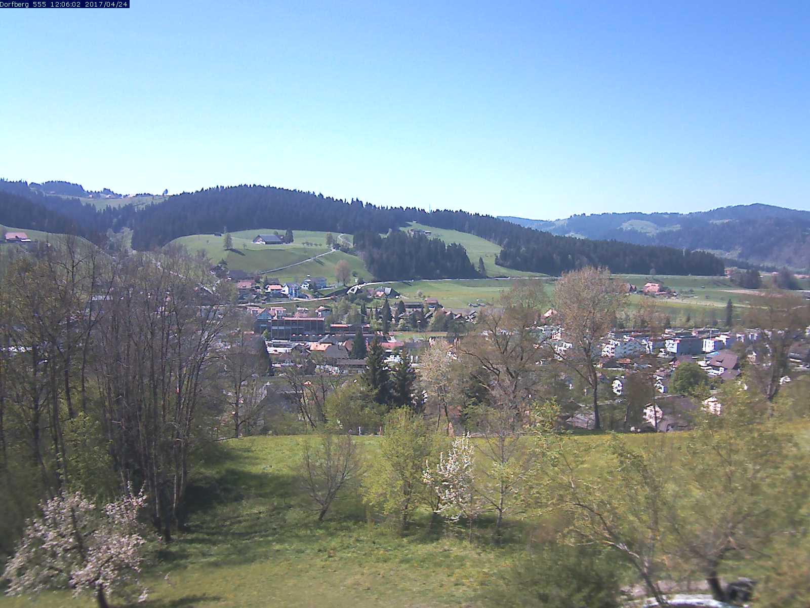 Webcam-Bild: Aussicht vom Dorfberg in Langnau 20170424-120601