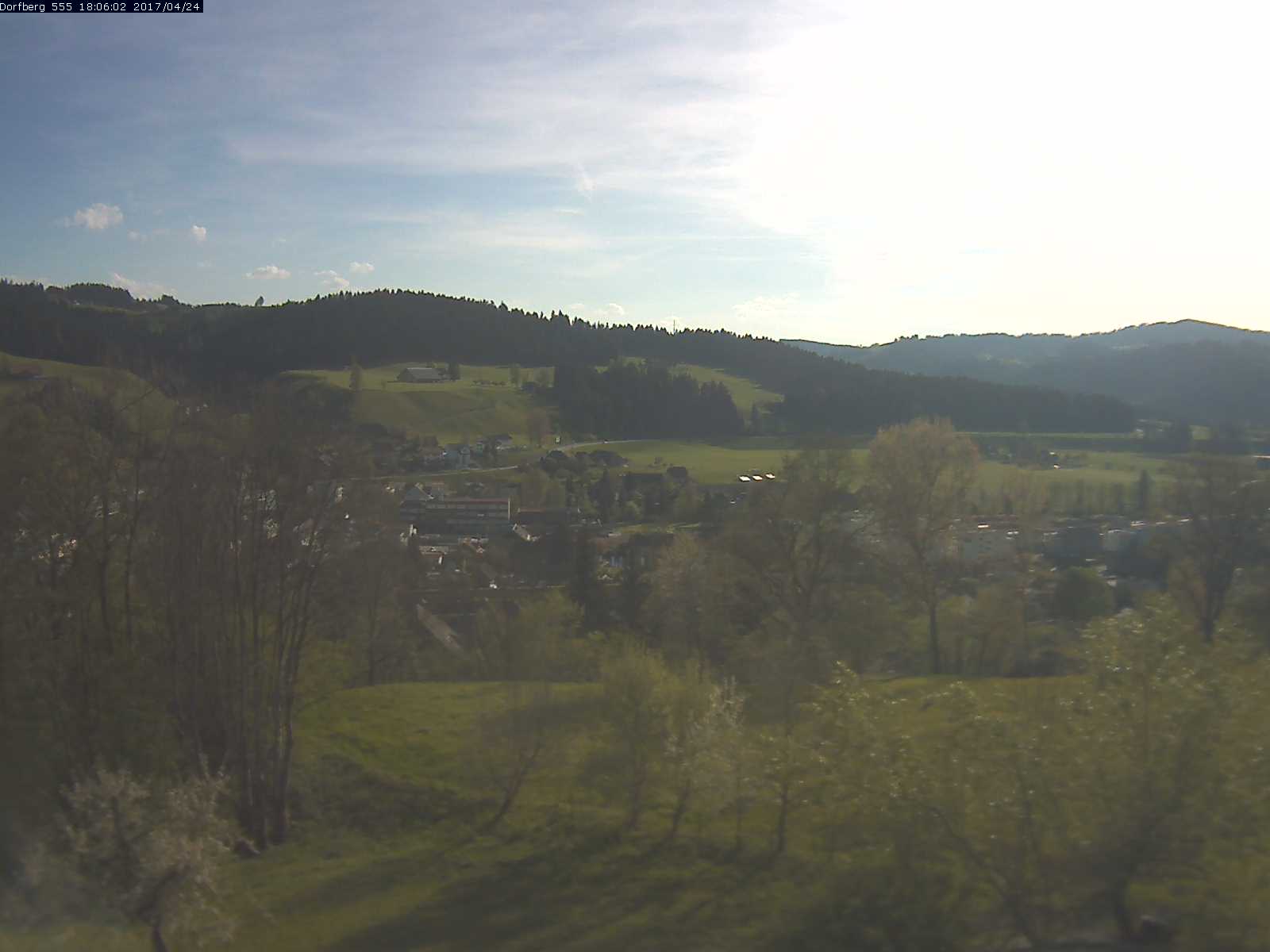 Webcam-Bild: Aussicht vom Dorfberg in Langnau 20170424-180601