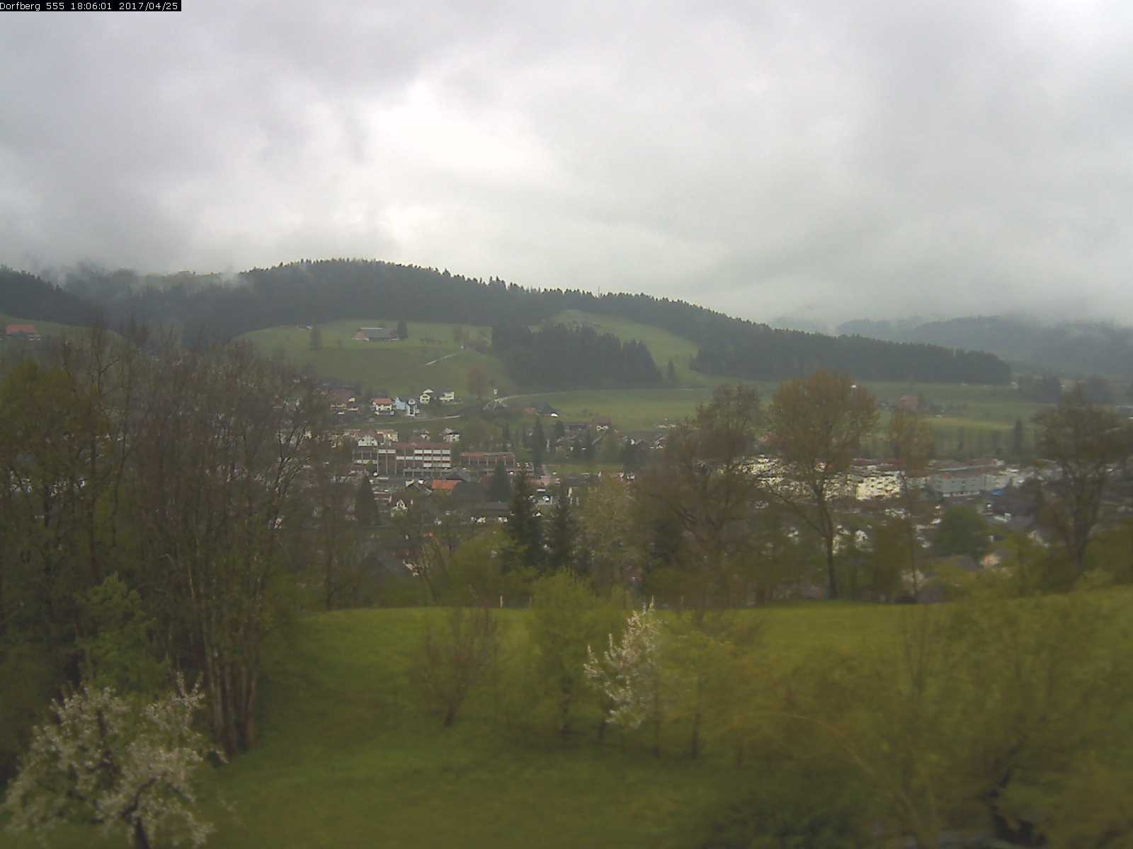 Webcam-Bild: Aussicht vom Dorfberg in Langnau 20170425-180601