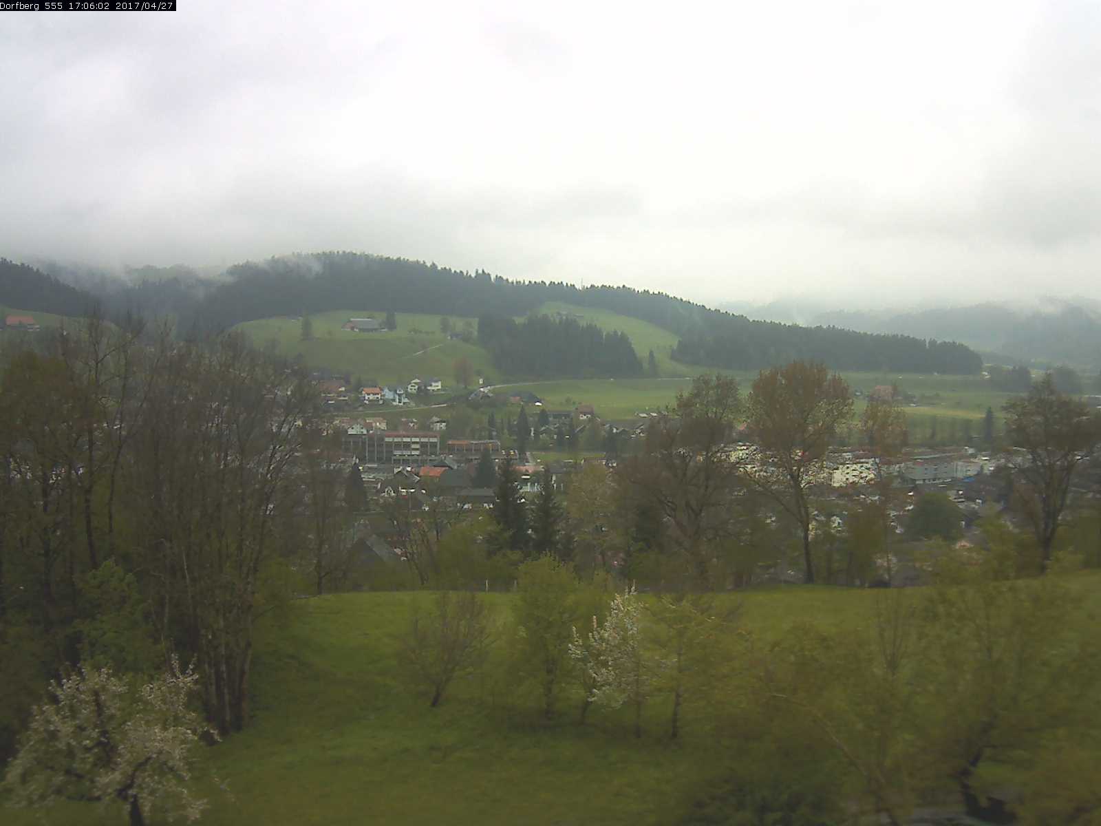 Webcam-Bild: Aussicht vom Dorfberg in Langnau 20170427-170601