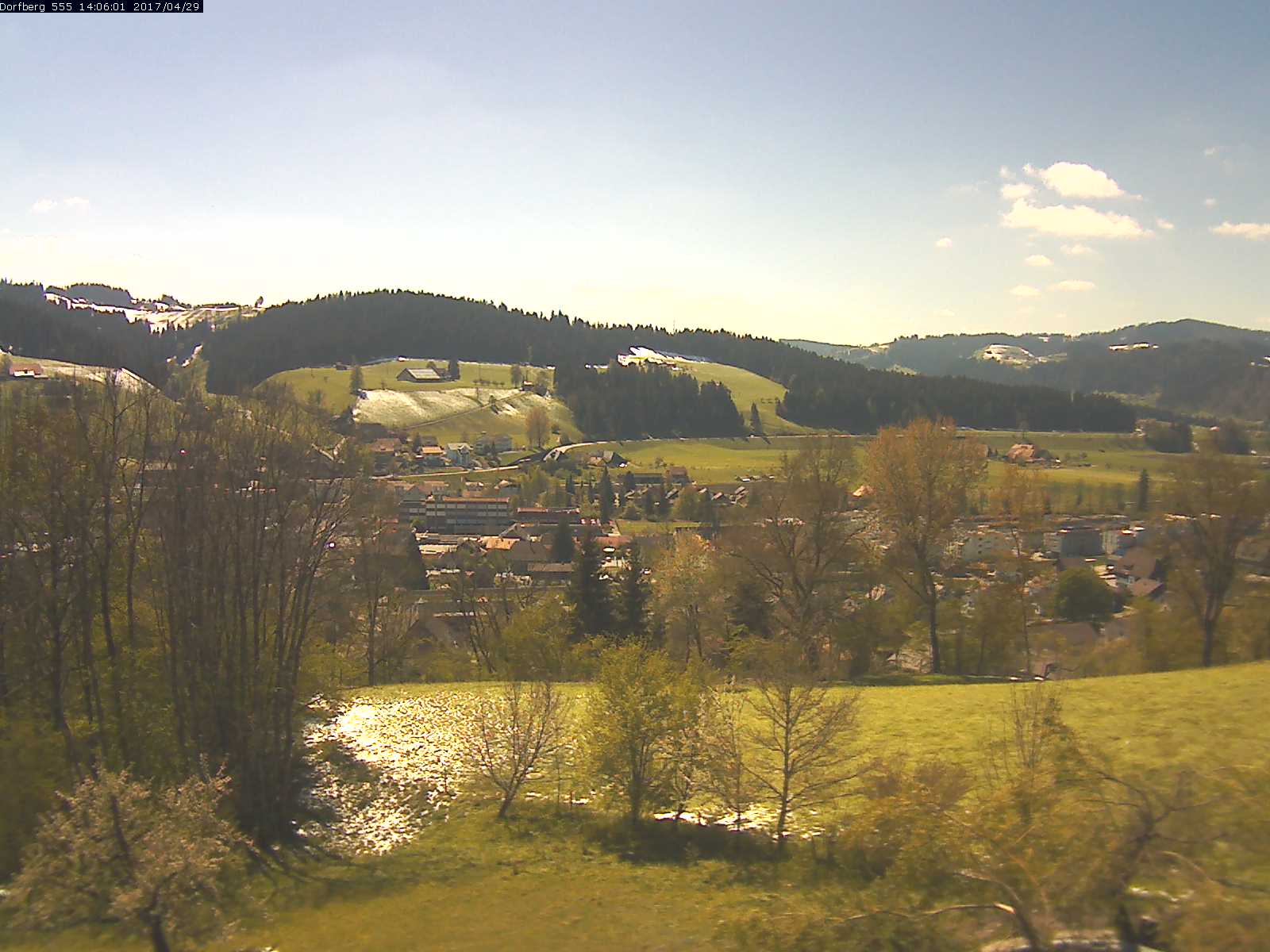 Webcam-Bild: Aussicht vom Dorfberg in Langnau 20170429-140601