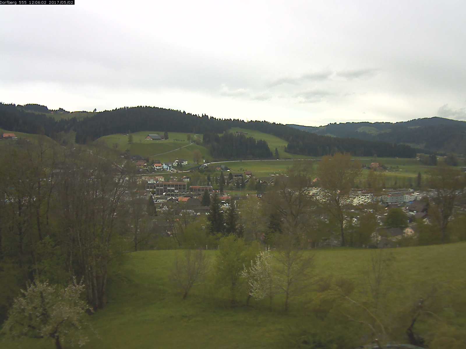 Webcam-Bild: Aussicht vom Dorfberg in Langnau 20170502-120601