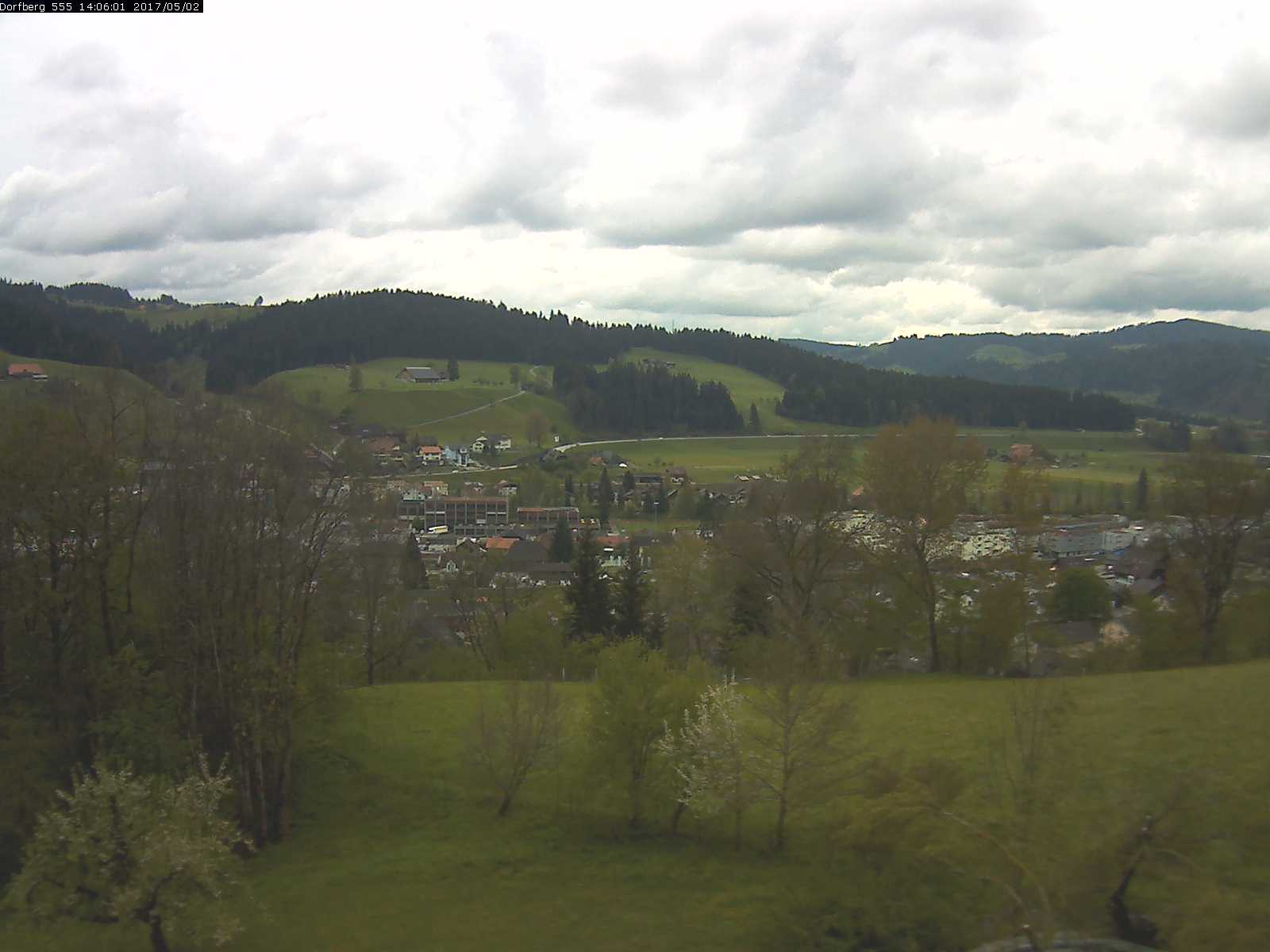 Webcam-Bild: Aussicht vom Dorfberg in Langnau 20170502-140601